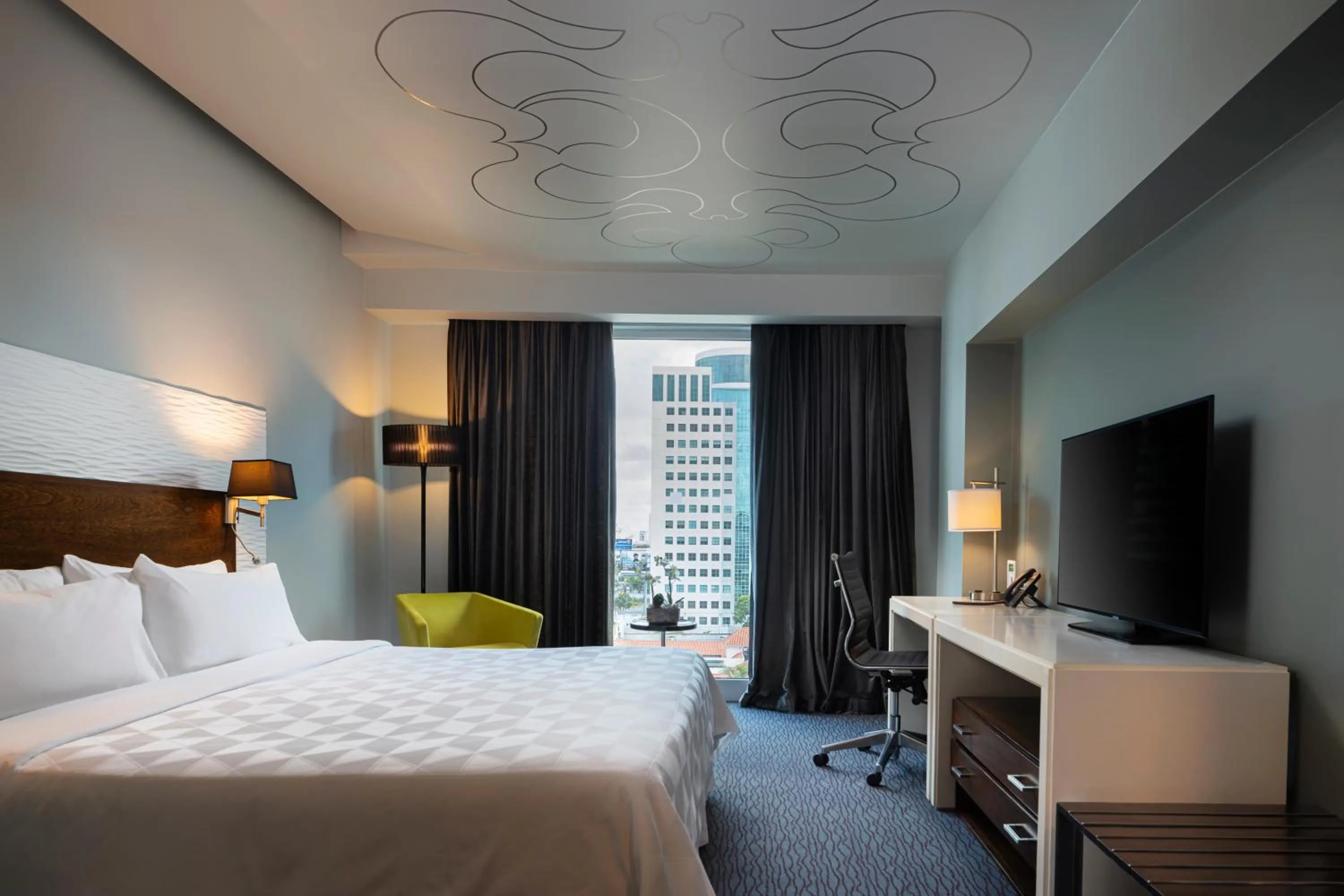 Standard Double Room with Lounge Access - High Floor in Holiday Inn Santo Domingo by IHG