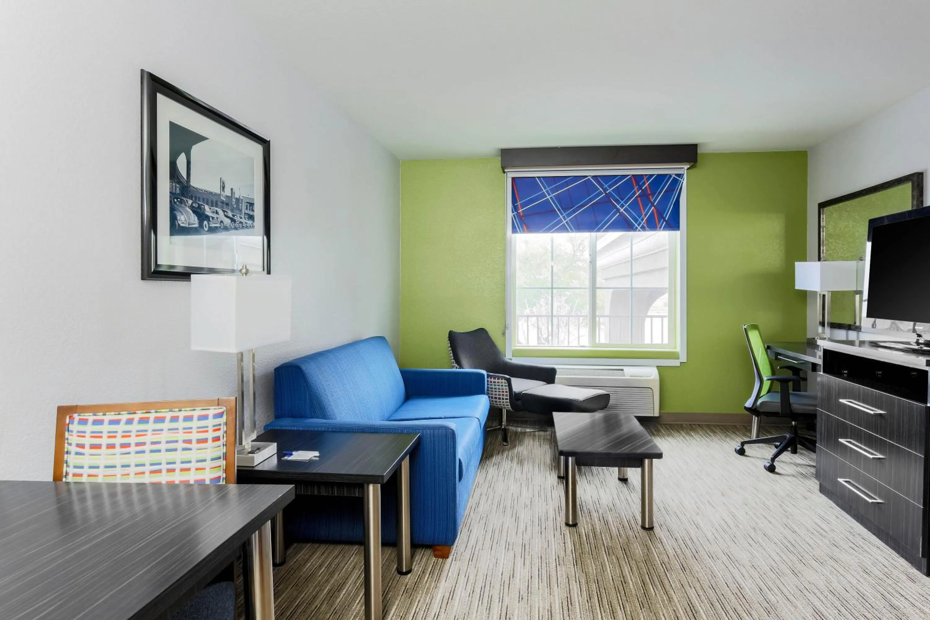 King Suite - Communication Accessible in Holiday Inn Express Lancaster by IHG