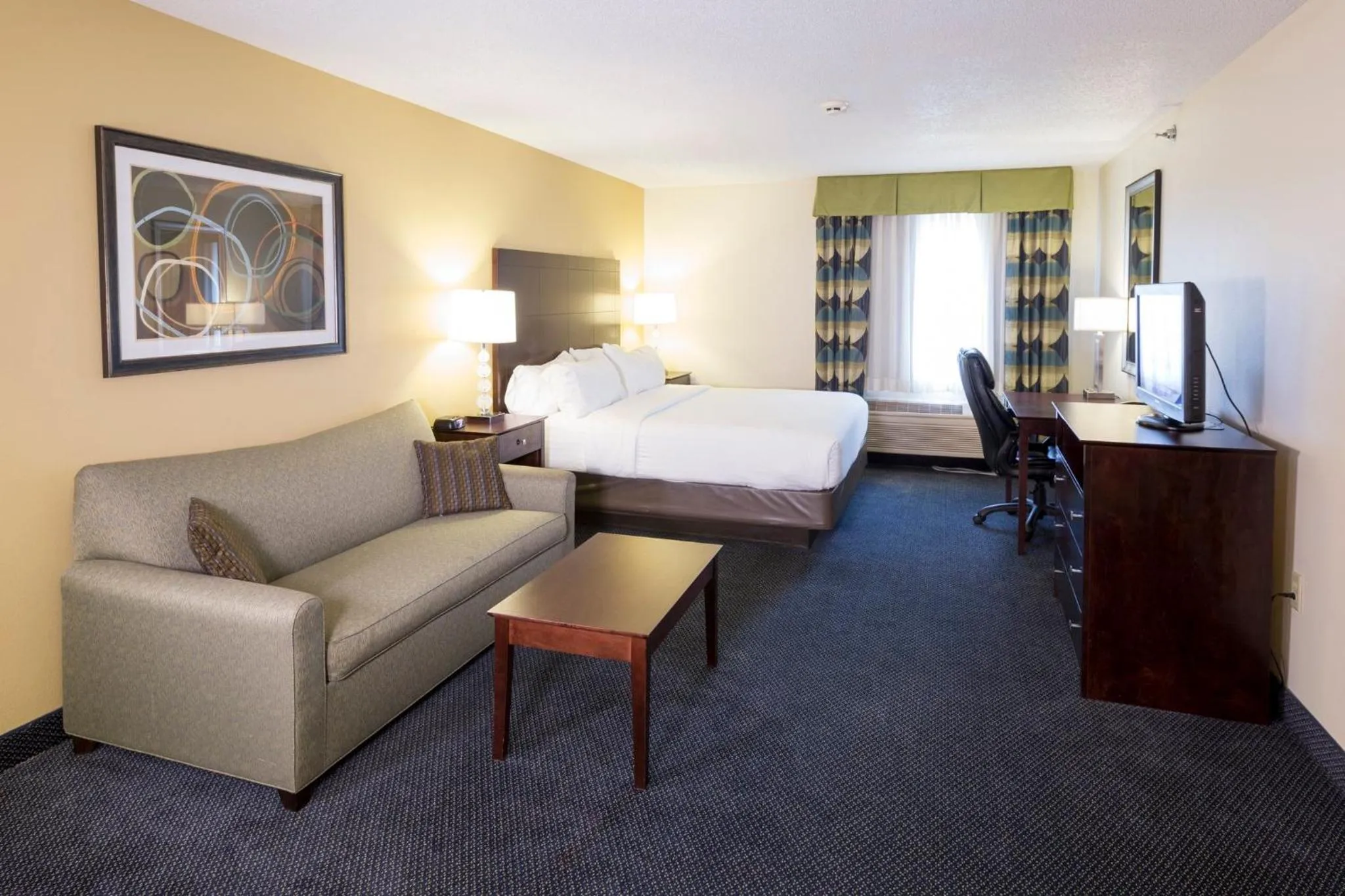 King Suite in Holiday Inn Express Hotel & Suites-Saint Joseph by IHG