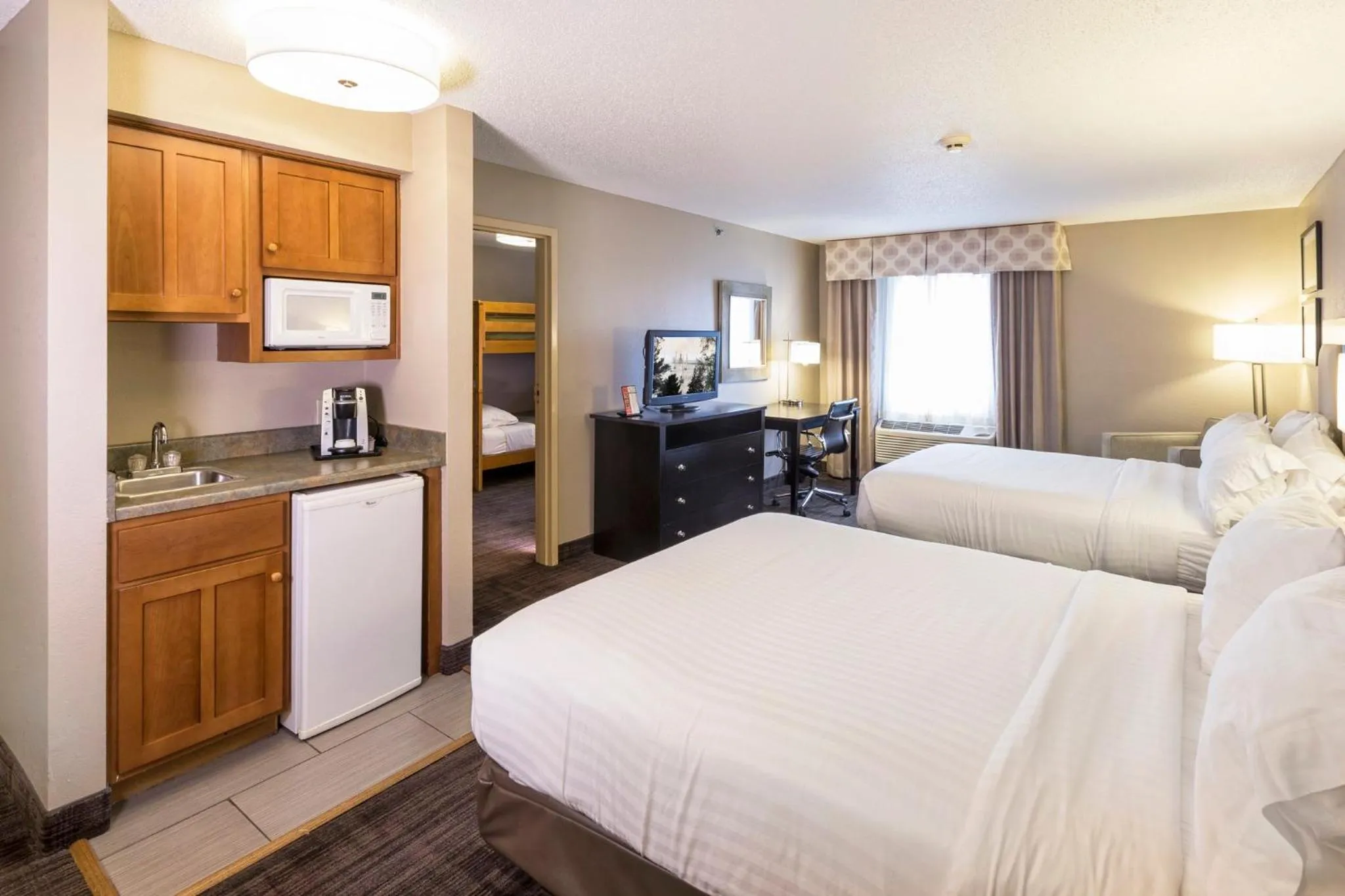 Family Suite in Holiday Inn Express Hotel & Suites-Saint Joseph by IHG