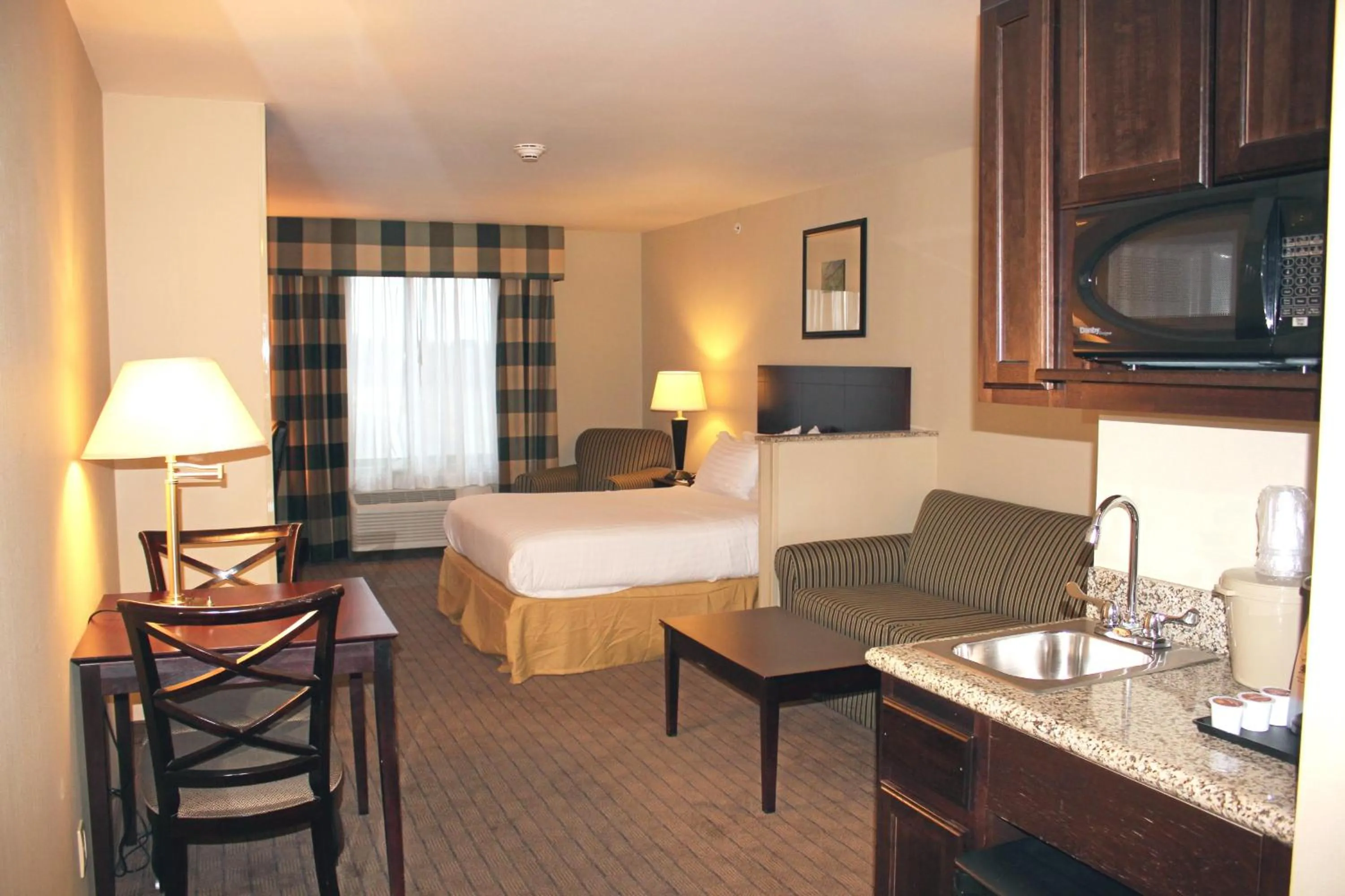 King Suite in Holiday Inn Express & Suites Syracuse North - Airport Area by IHG