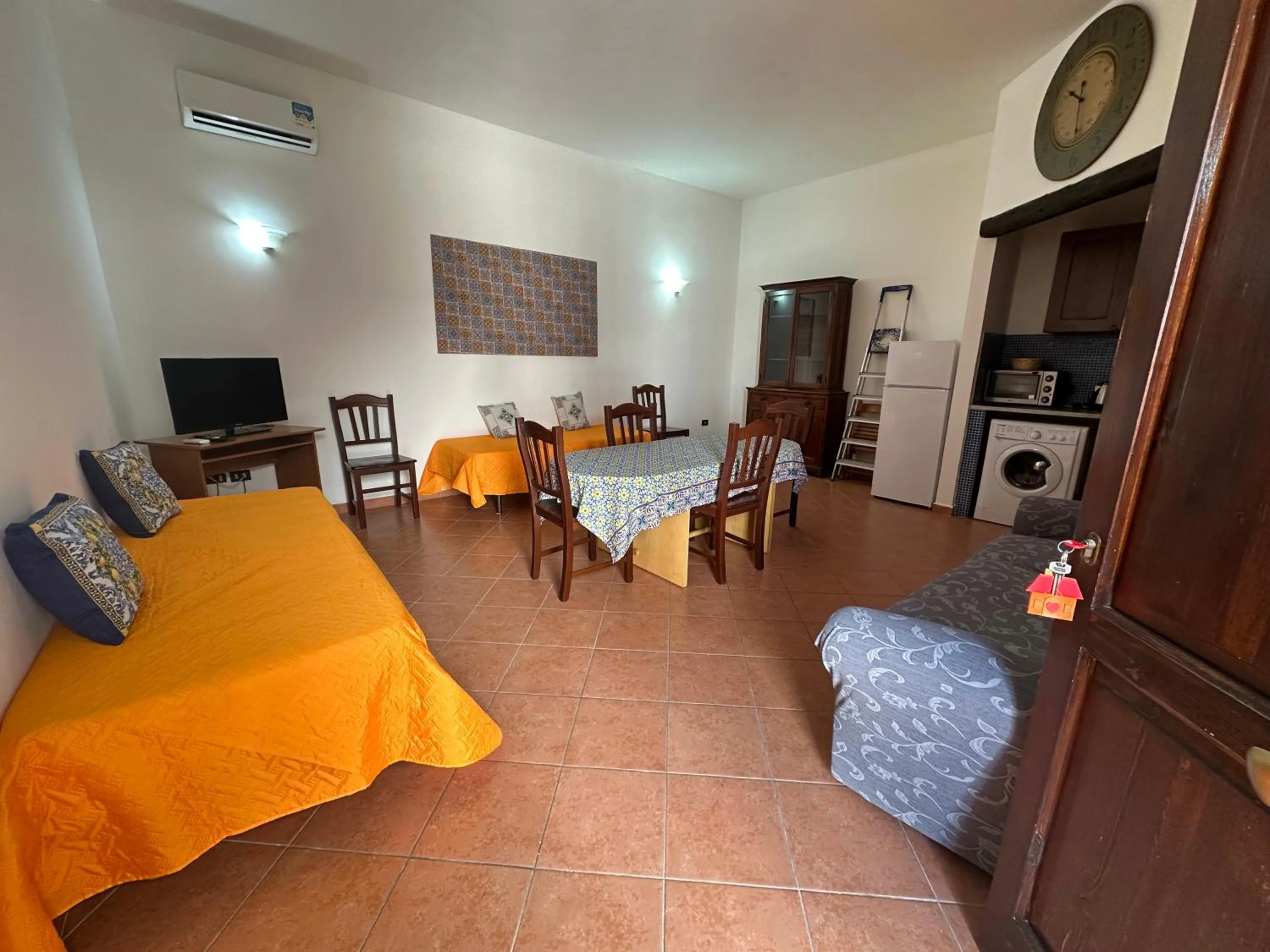 Apartment in Art Lincoln