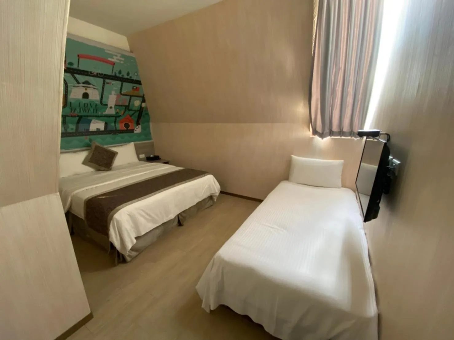 Triple Room with Private Bathroom in I Play Inn TP