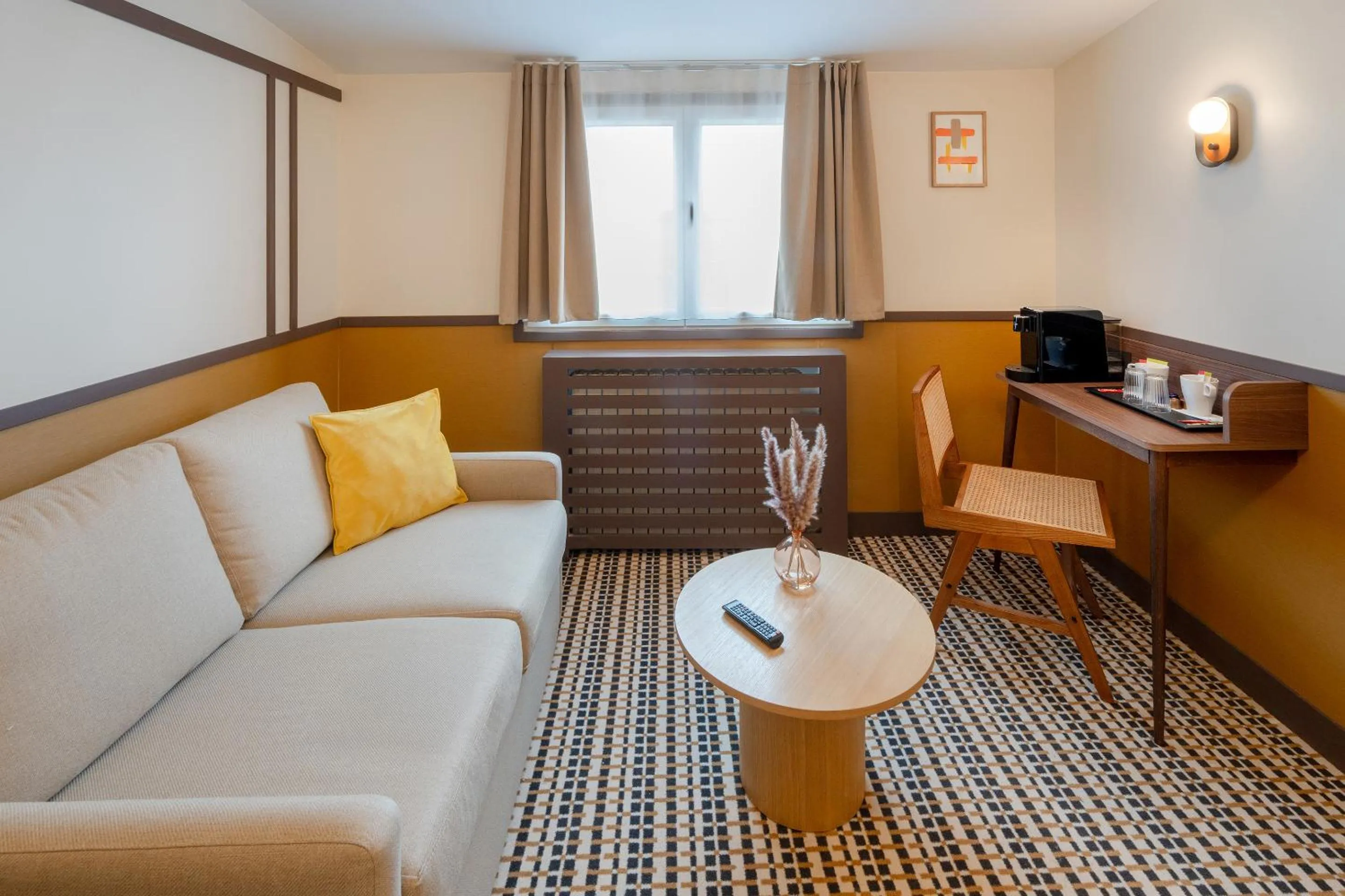 Junior Suite with Queen Bed and Sofa Bed - Non-Smoking in Best Western Plus Au Grand Saint Jean