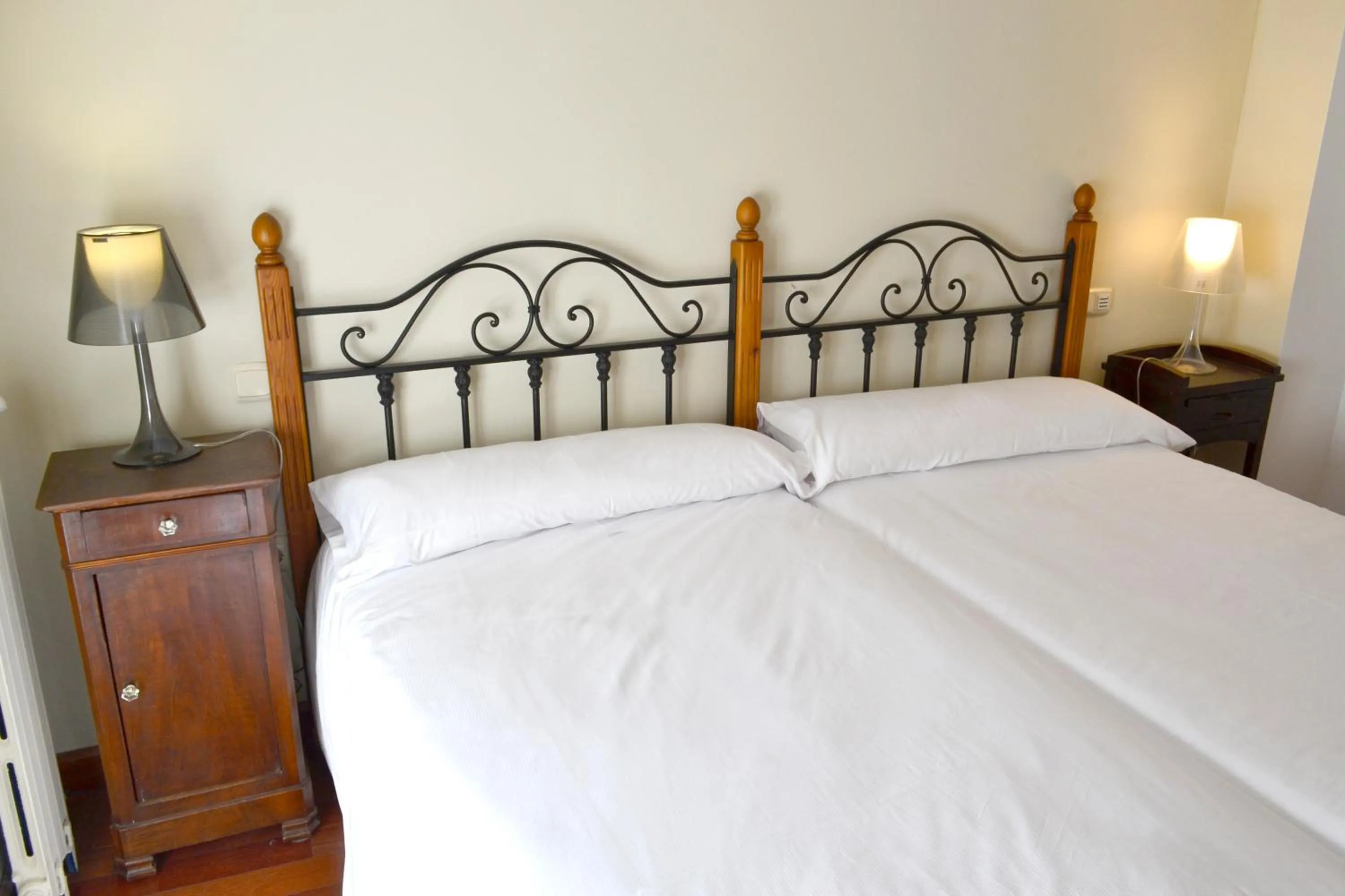 Budget Double Room in Hotel Alda Vía León