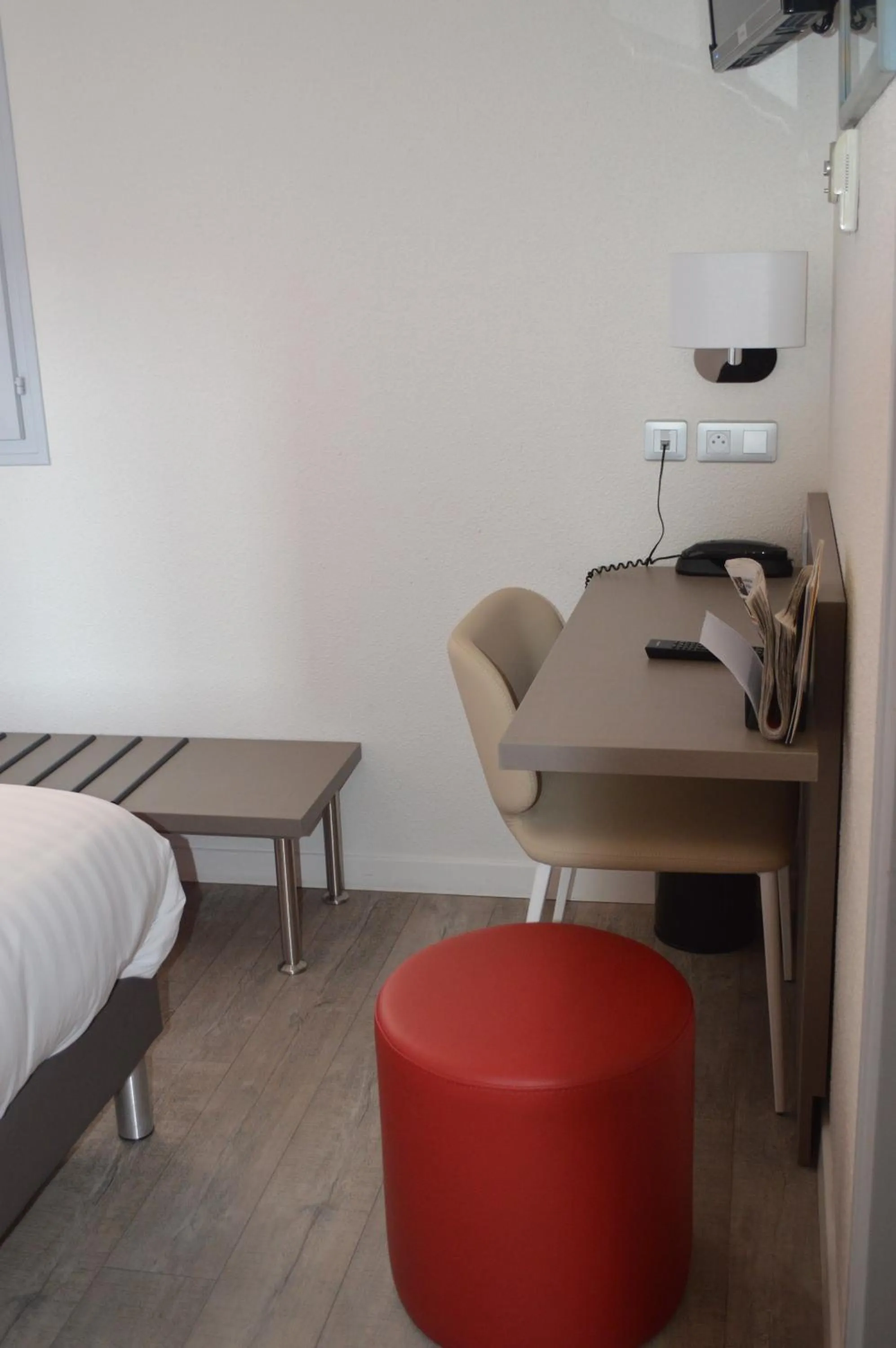 Standard Queen Room - single occupancy in Logis Hotel du Parc-Restaurant - Le Rouget de Lisle