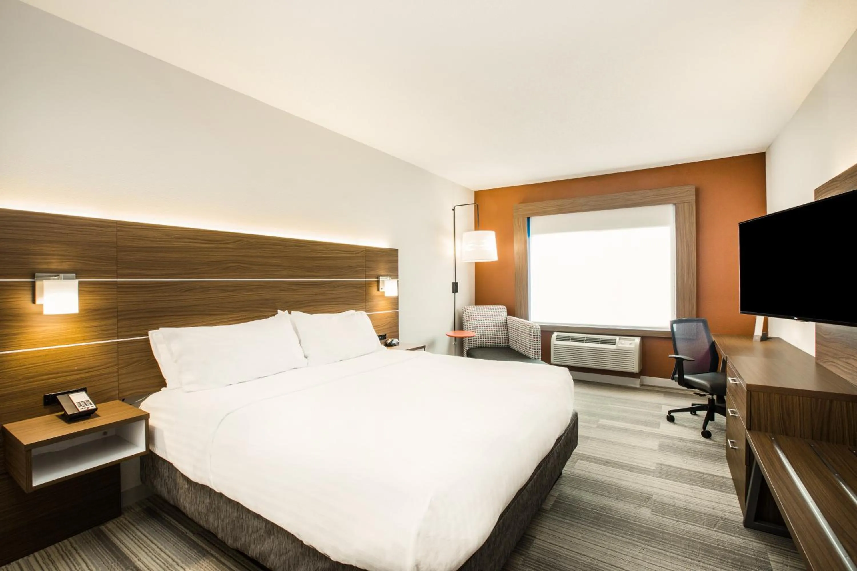 King Room - Mobility Access/Hearing Accessible in Holiday Inn Express & Suites Bellevue -Omaha Area- by IHG