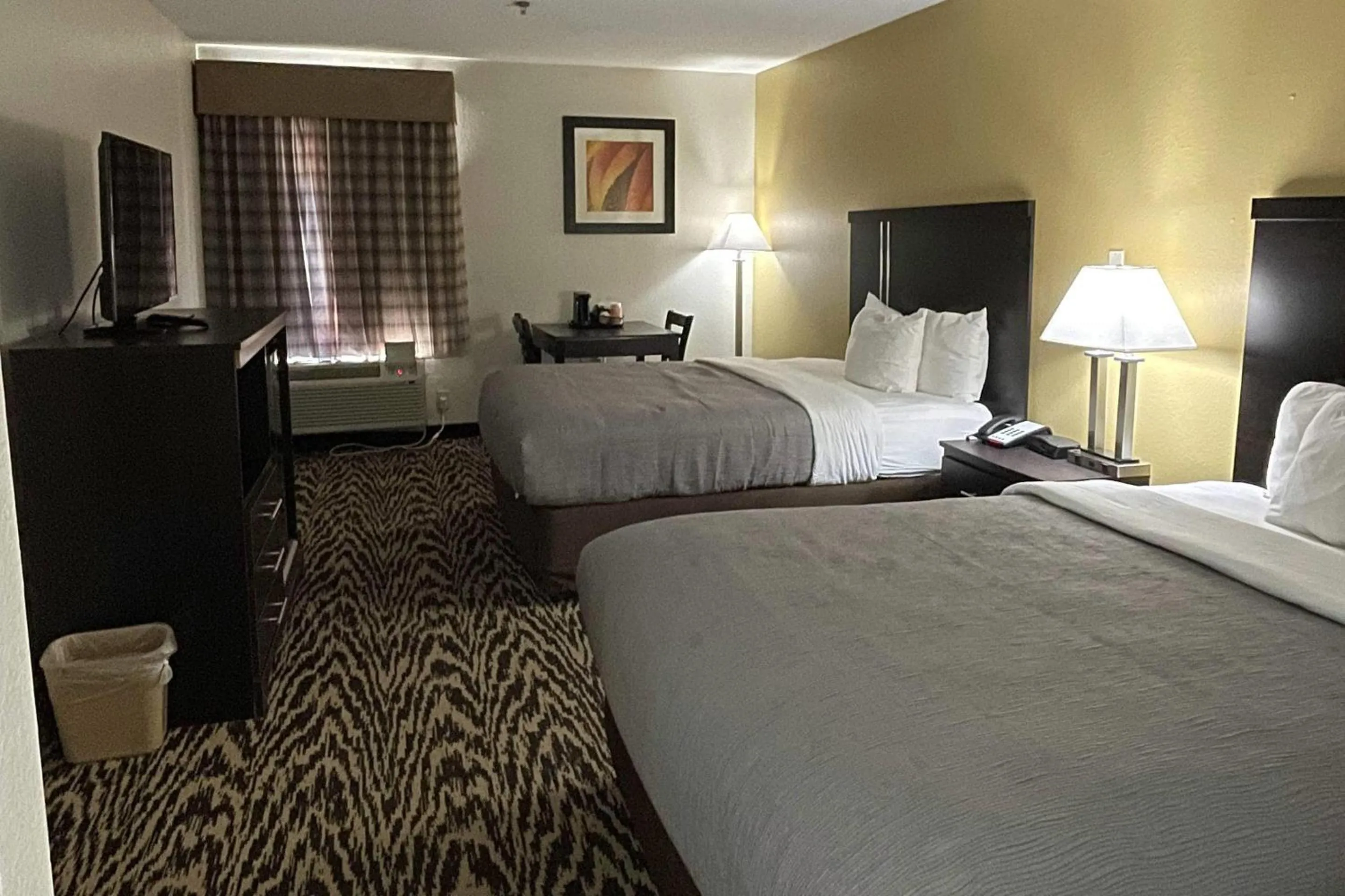 Queen Room with Two Queen Beds - Non-Smoking in Quality Inn & Suites Clemmons I-40