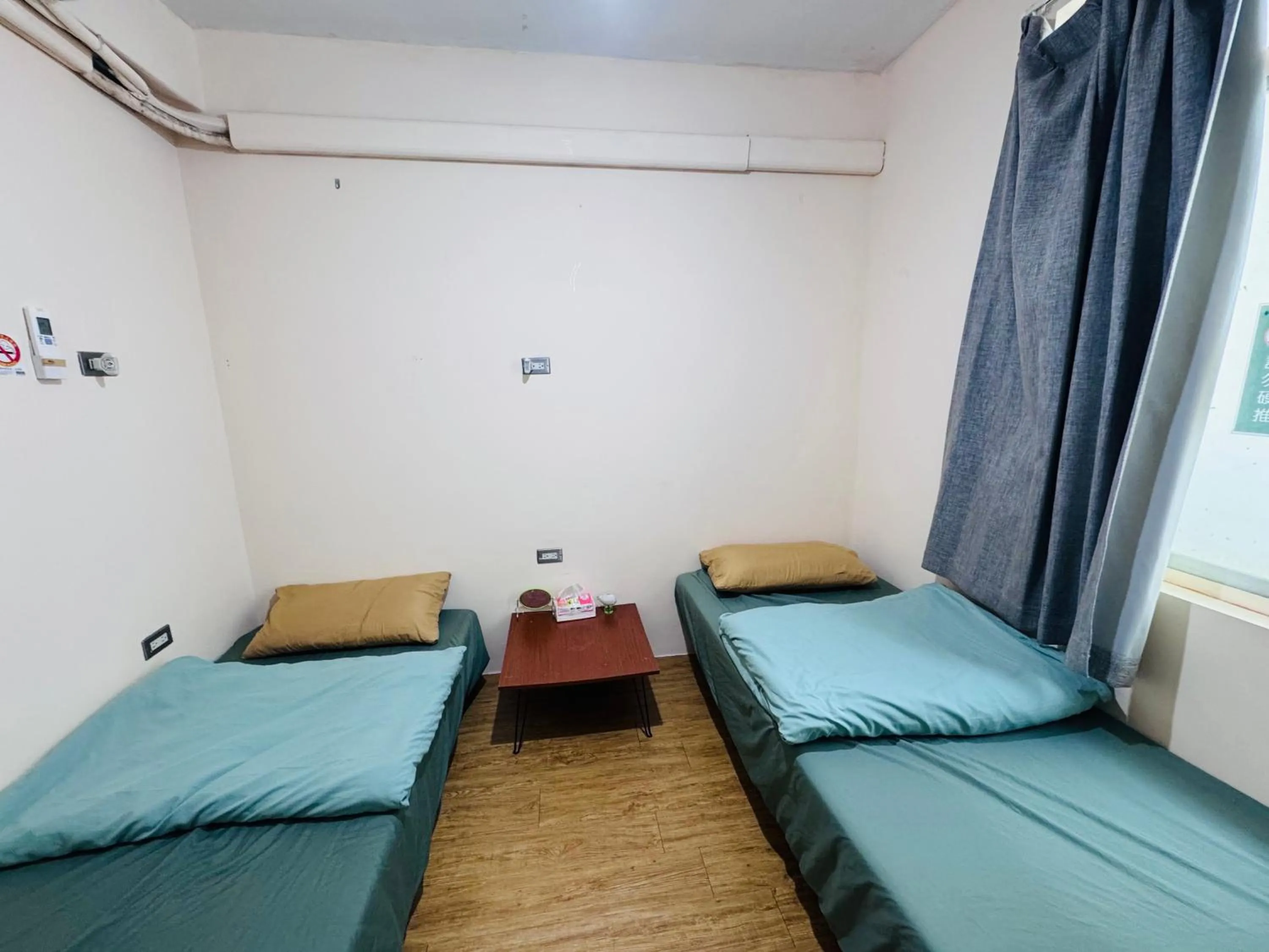 Economy Double Room - single occupancy in MatchBox Hostel