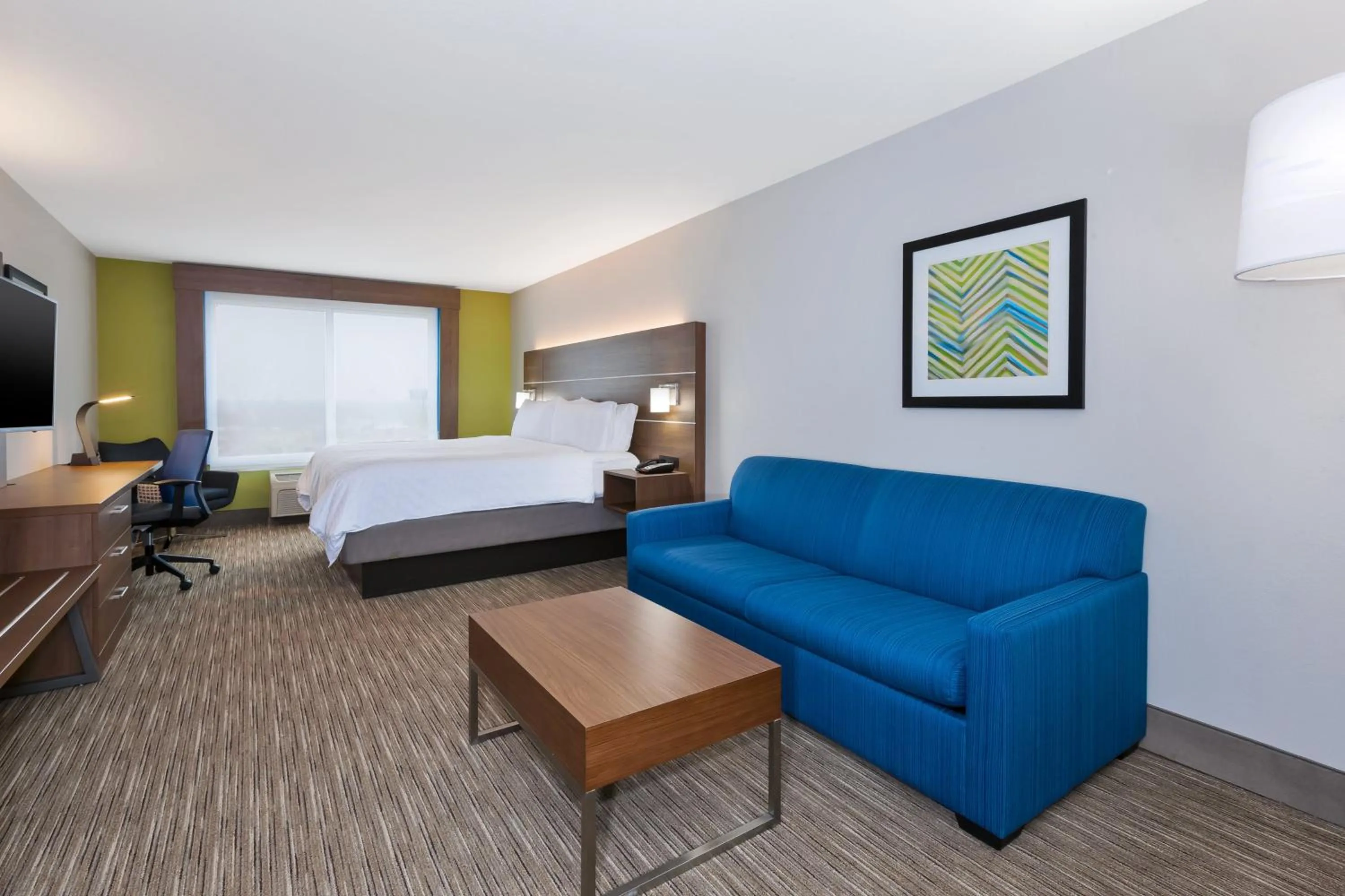 King Suite in Holiday Inn Express & Suites Dayton South Franklin by IHG