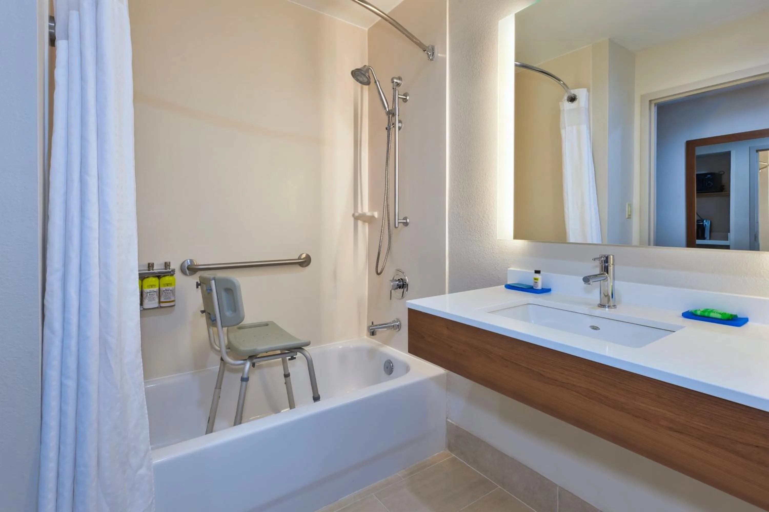 King Room - Mobility Access/Hearing Accessible in Holiday Inn Express & Suites Dayton South Franklin by IHG