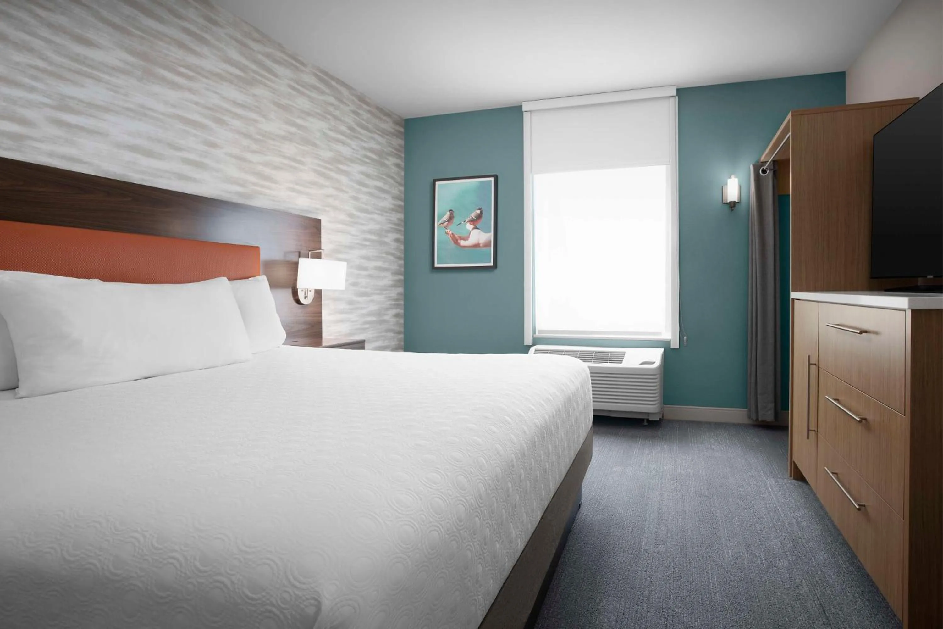 King Suite - Hearing Access/Non-Smoking in Home2 Suites by Hilton Eugene Downtown University Area