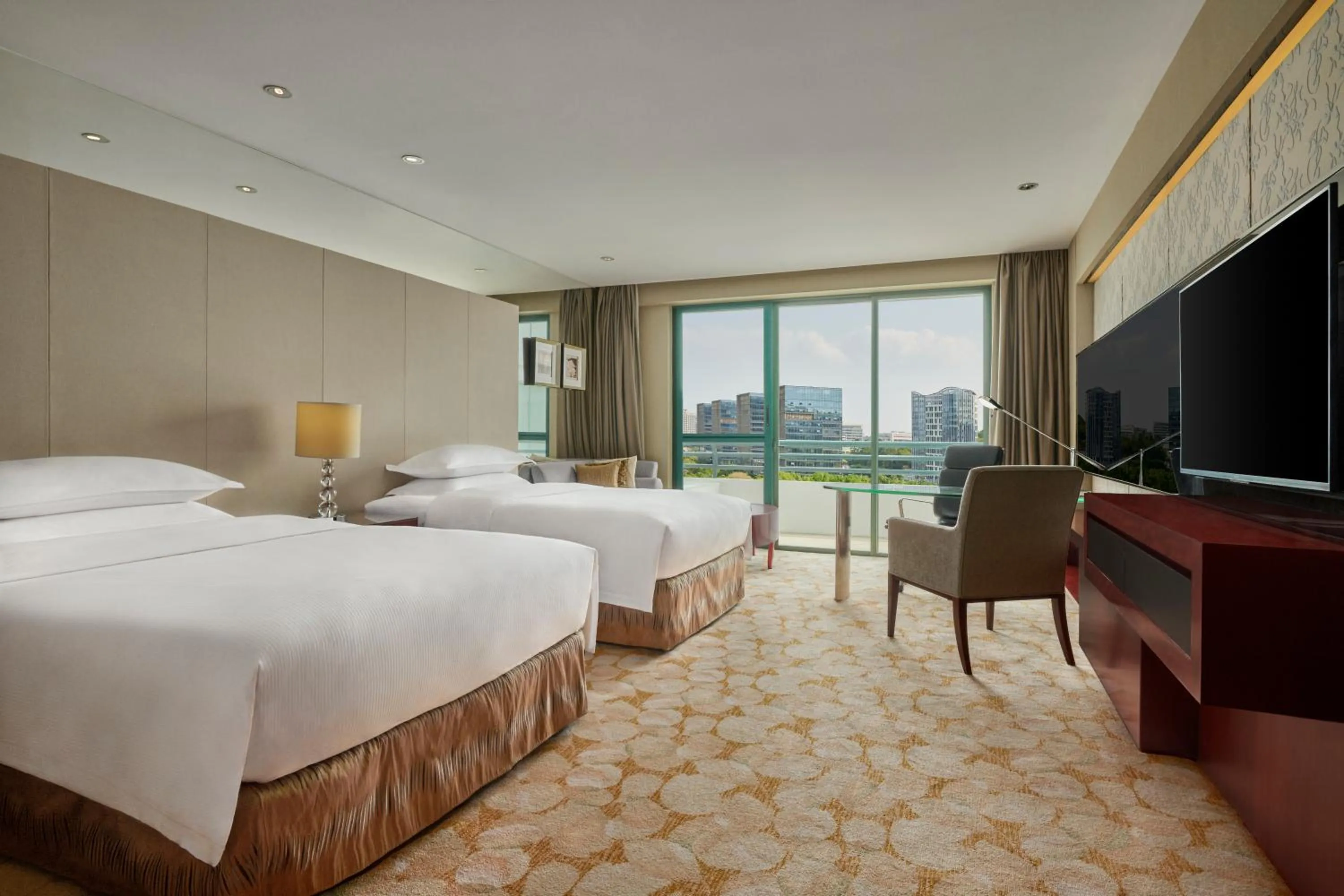 Deluxe Twin Room with Balcony in Hilton Guangzhou Science City