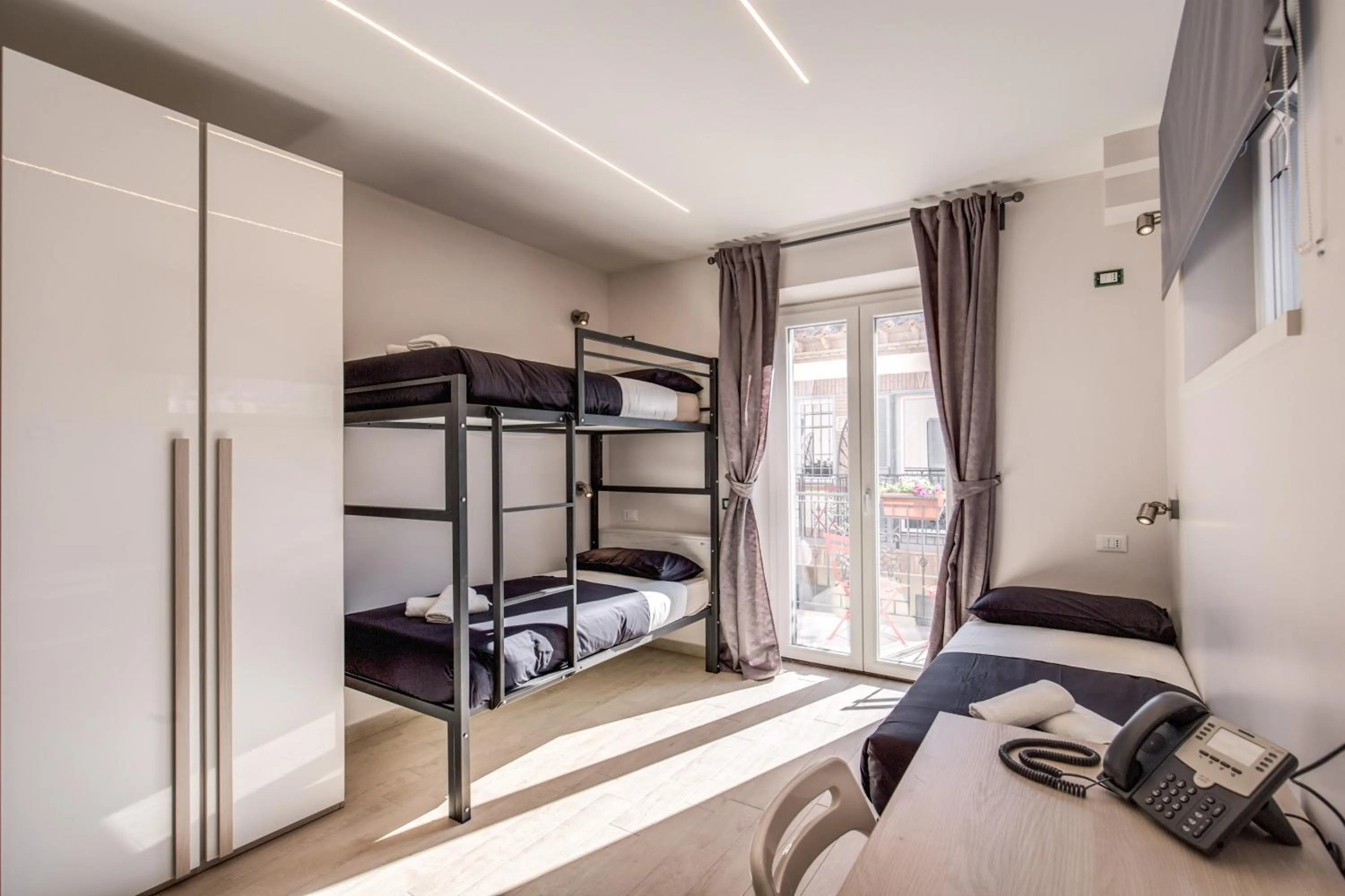 Triple Room with Balcony in Aurelia Vatican Apartments