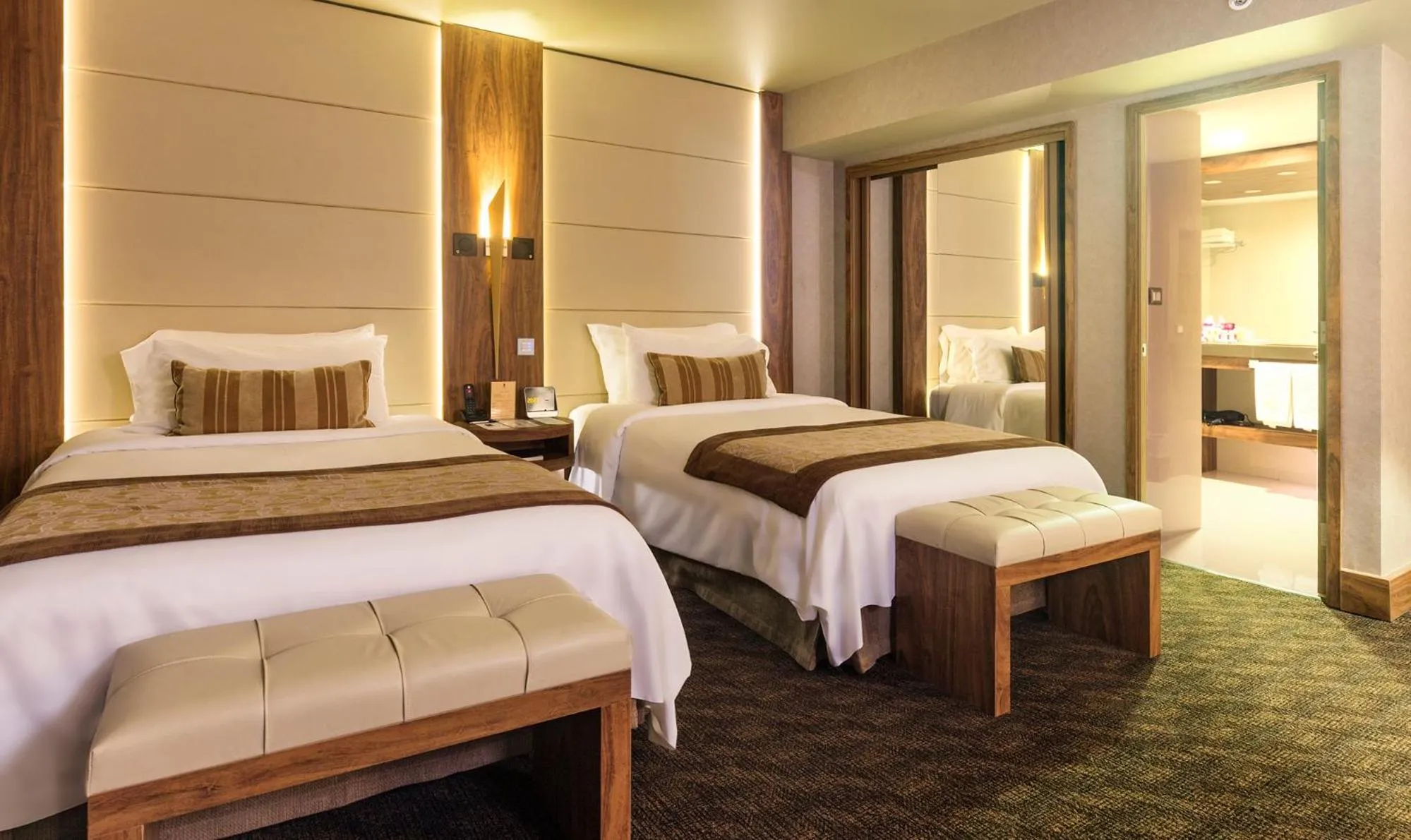 Standard Twin Room in Hotel Regal Pacific Santiago