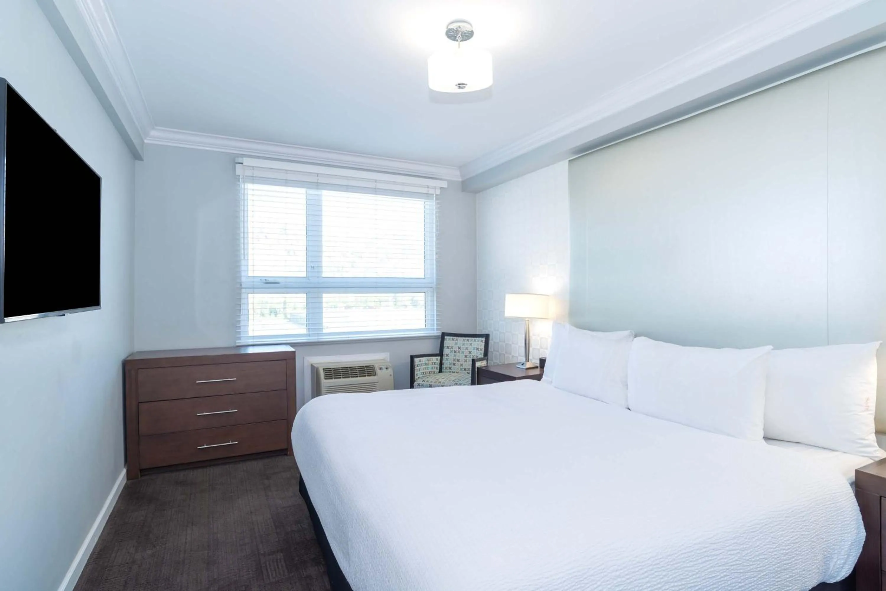 Tower Suite, 1 King Bed, Kitchenette, Balcony, View in Sandman Hotel & Suites Kelowna