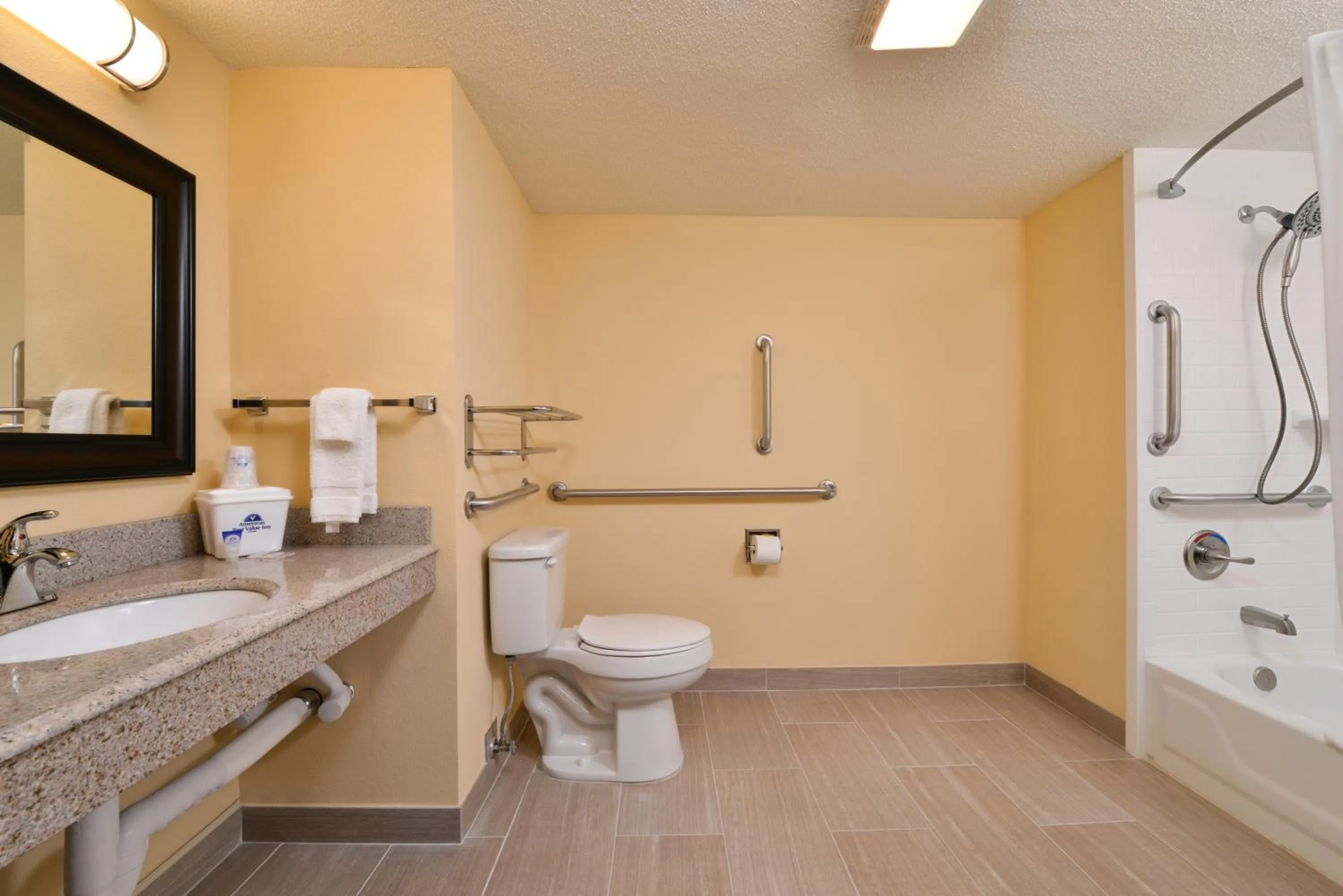 King Room - Disability Access in Americas Best Value Inn Tupelo Barnes Crossing