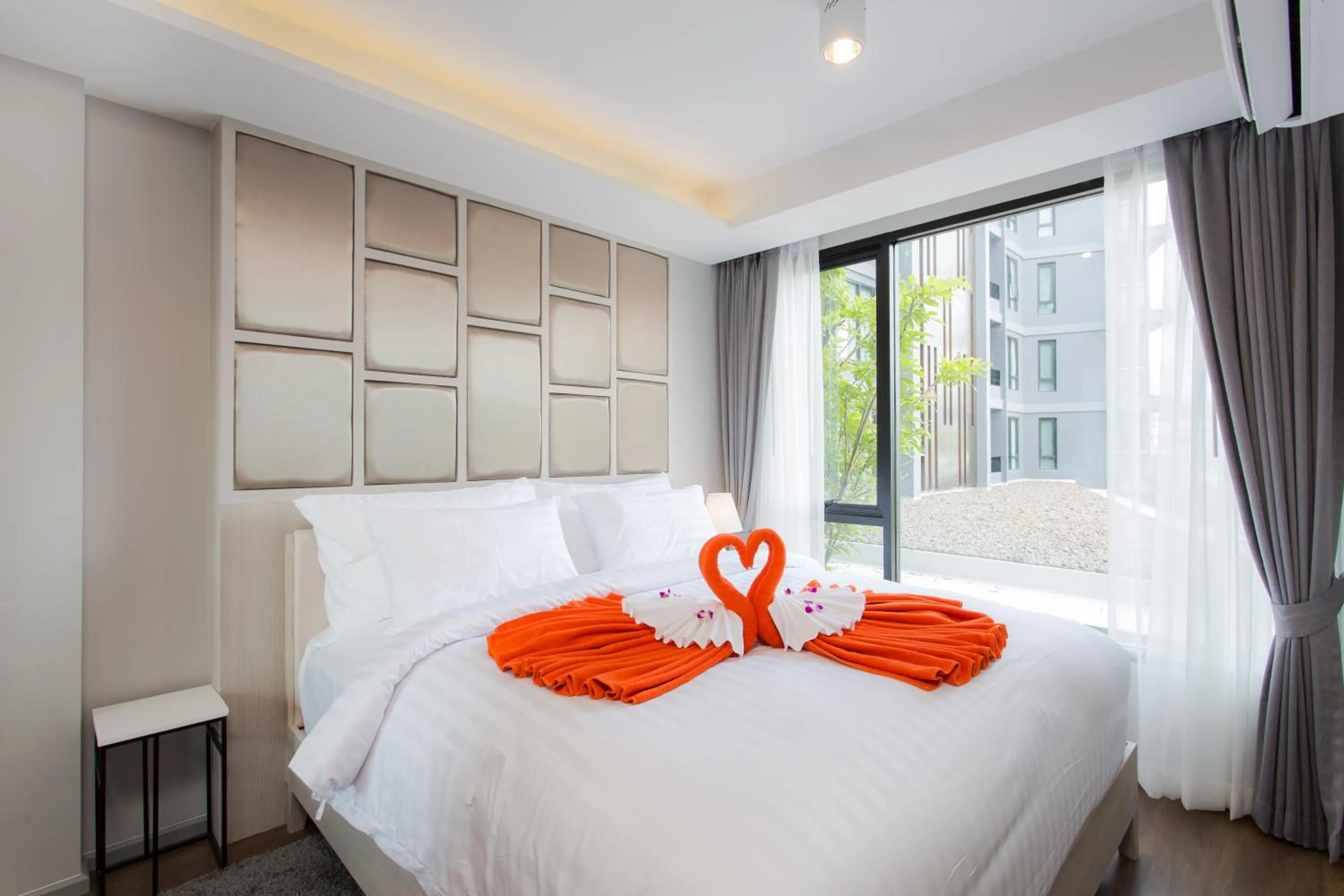 Two-Bedroom Suite in 6th Avenue Surin Beach - Official Account