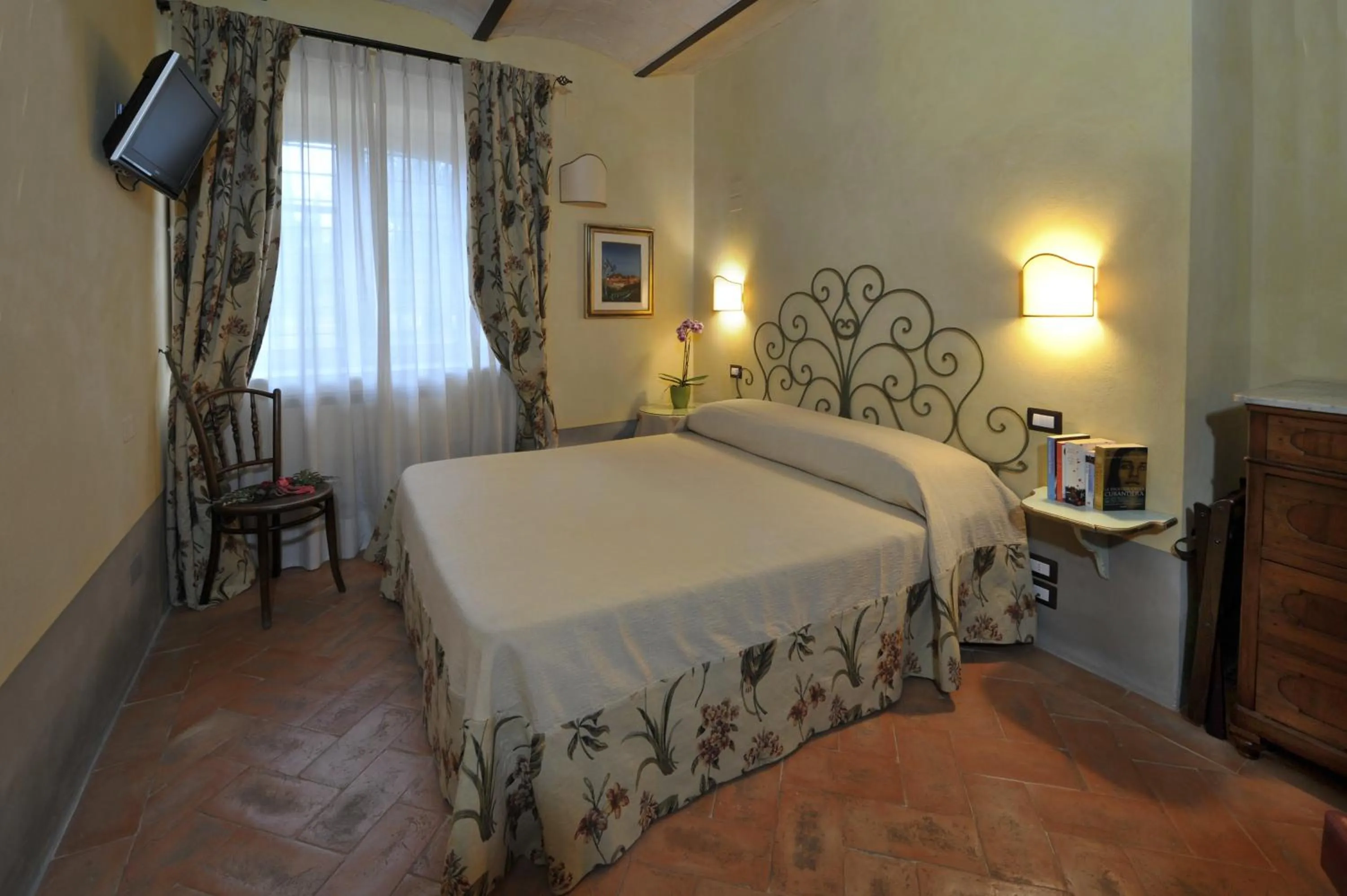Standard Double or Twin Room in Agriturismo La Sovana