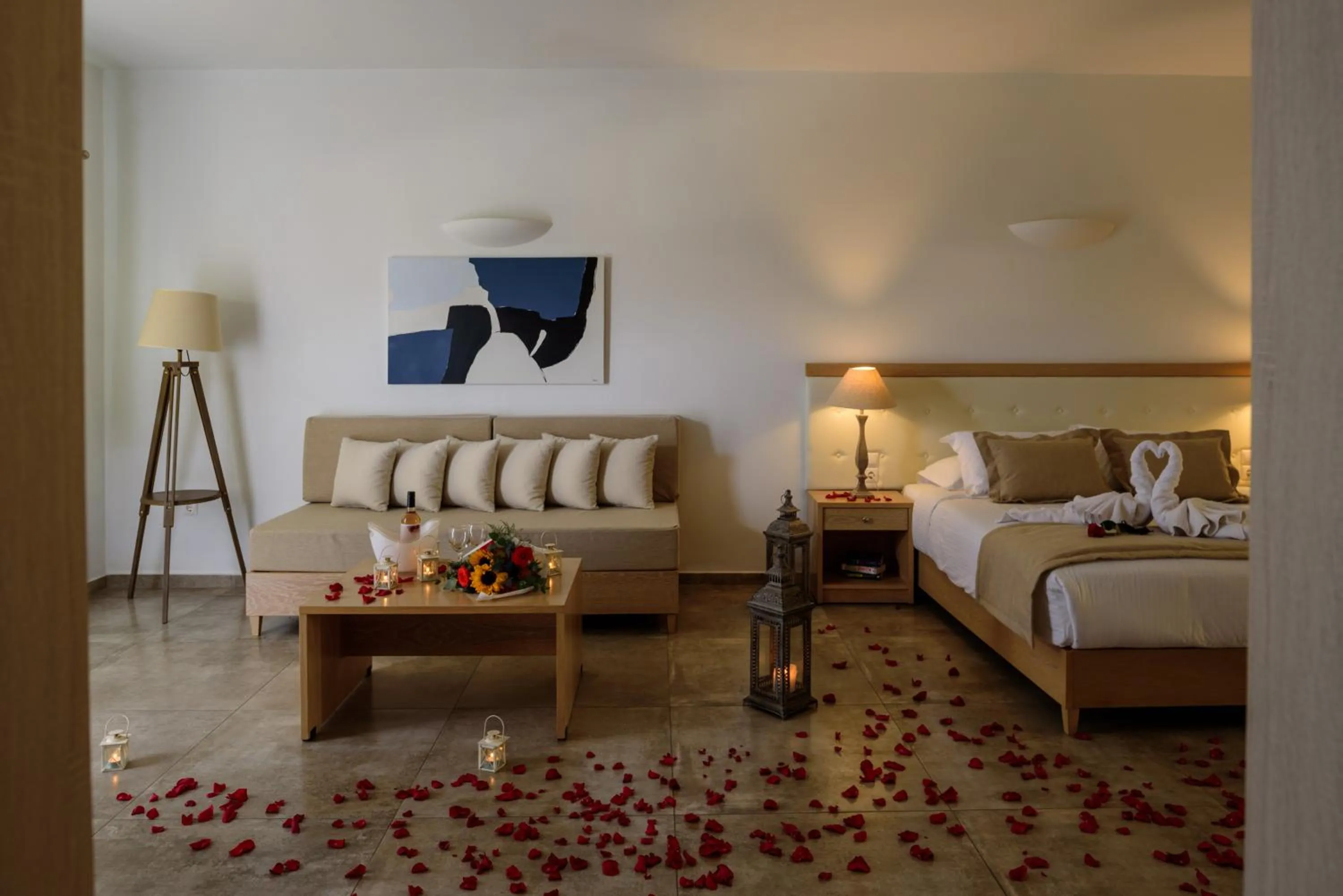 Junior Suite with Sea View and Outdoor Hot Tub in Aliter Suites