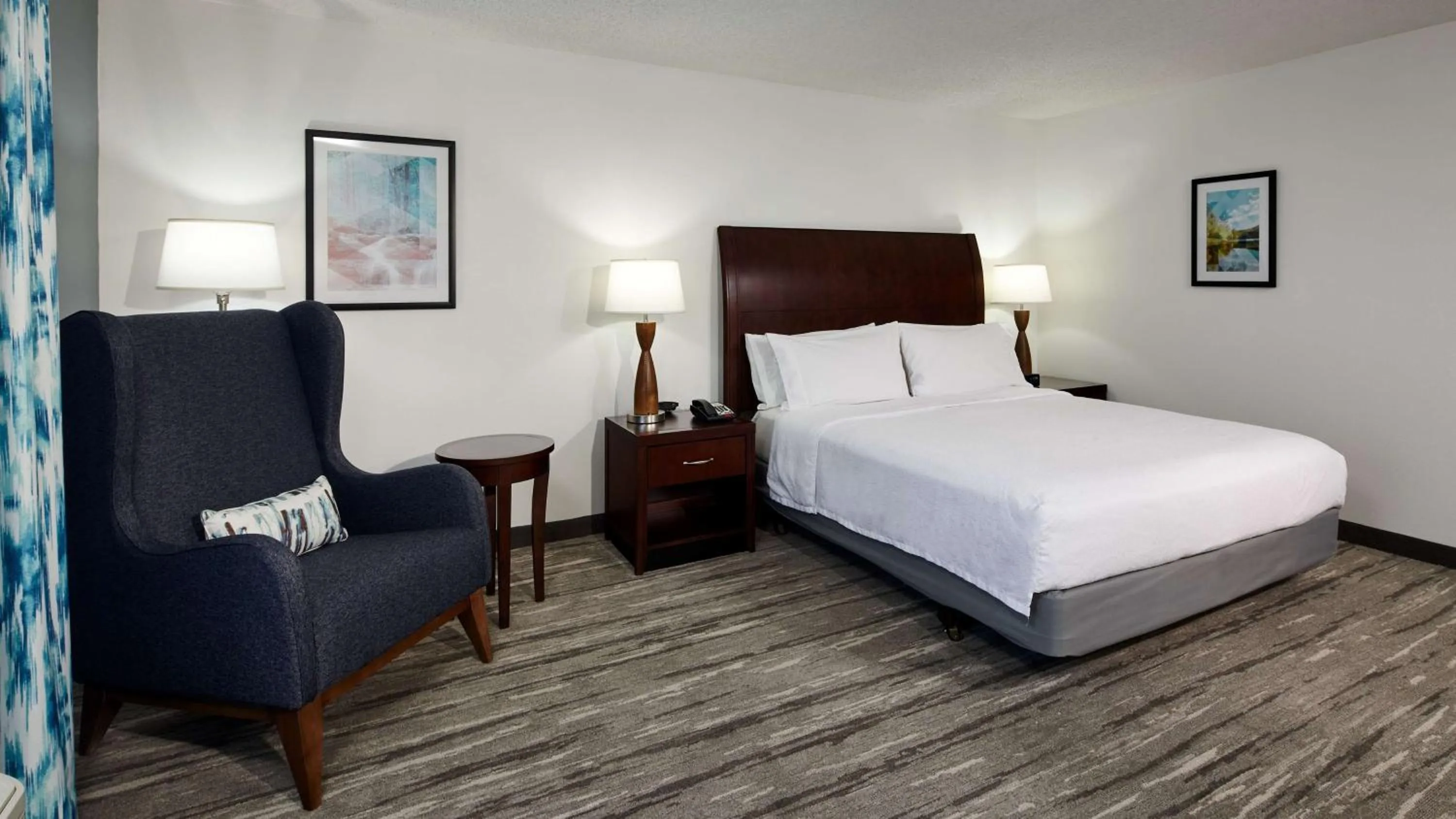 King Room with Roll-In Shower - Mobility Access in Hilton Garden Inn Merrillville