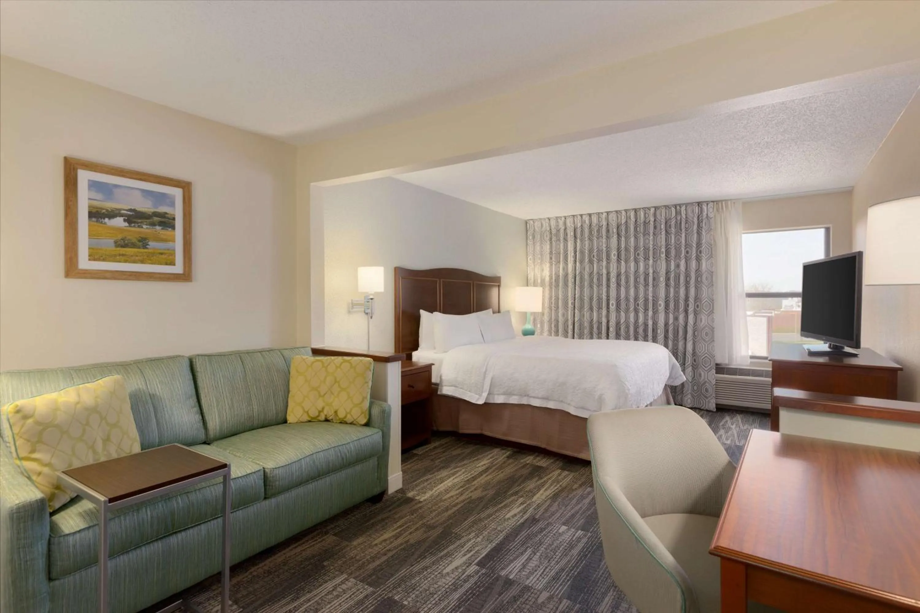 King Room with Sofa Bed and Study - Non-Smoking in Hampton Inn Zanesville