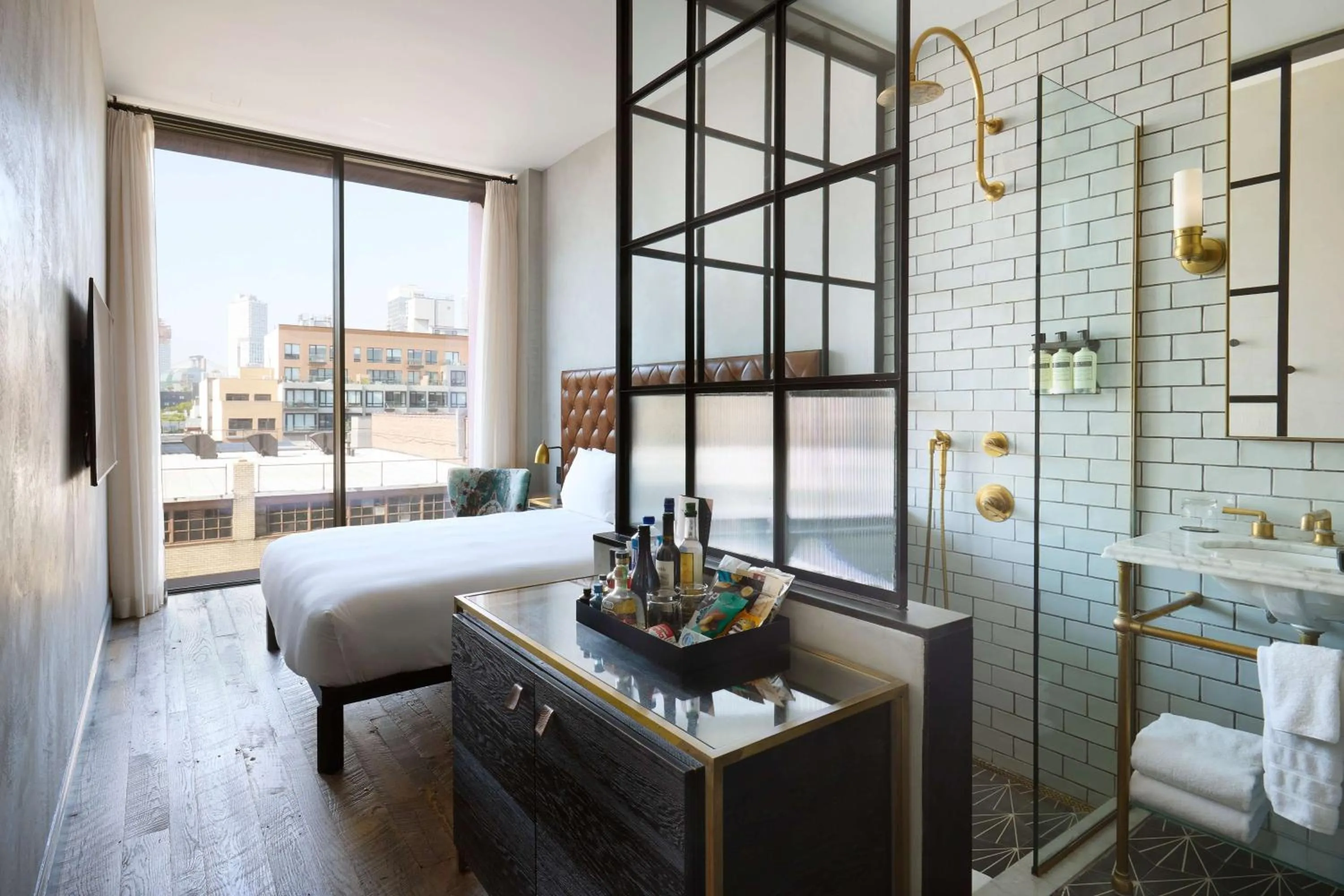 Queen Room in Arlo Williamsburg