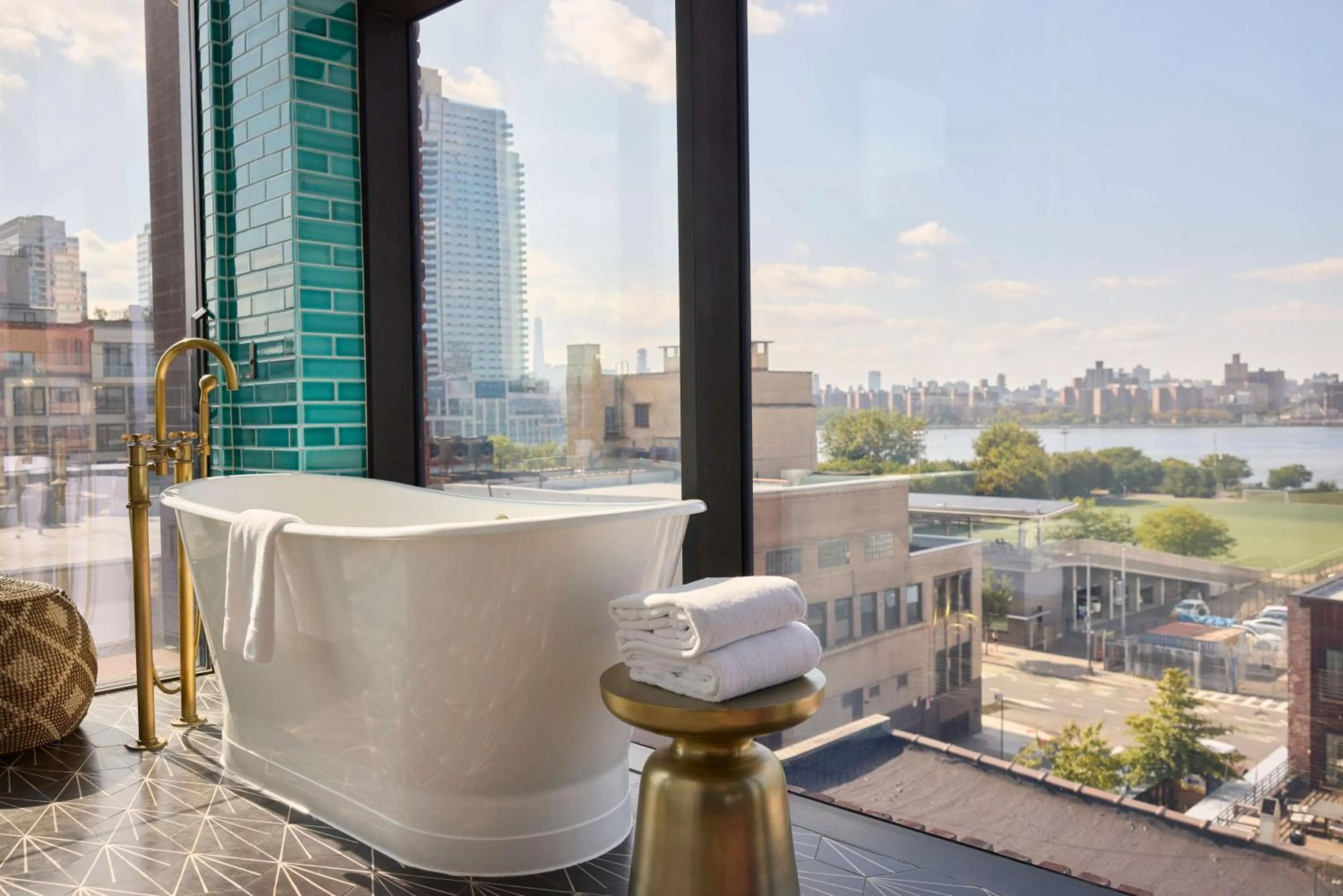 Studio Suite in Arlo Williamsburg