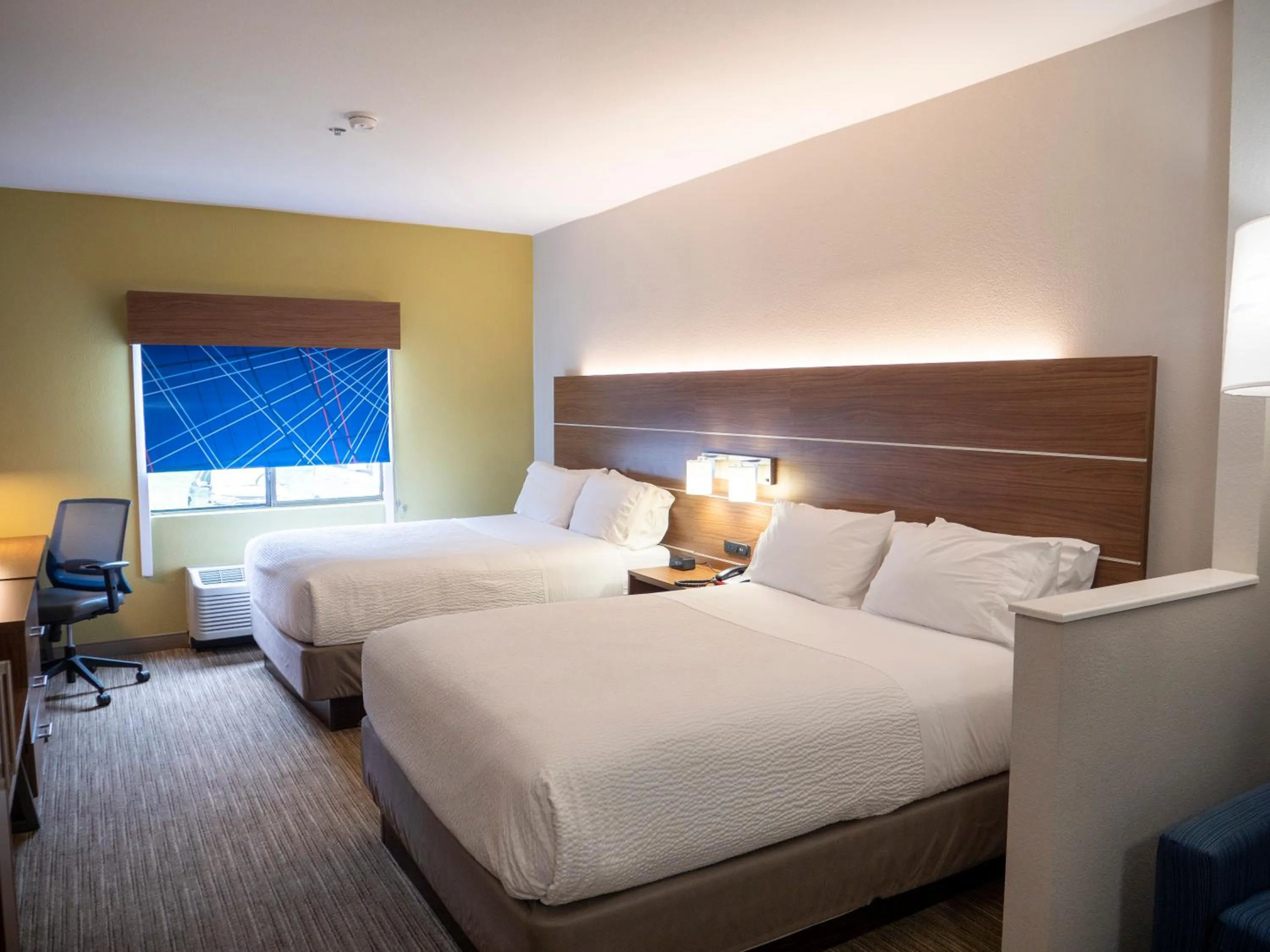 Standard Queen Room with Two Queen Beds and Mobility Accessible Tub in Holiday Inn Express & Suites Greenville Airport i85 by IHG
