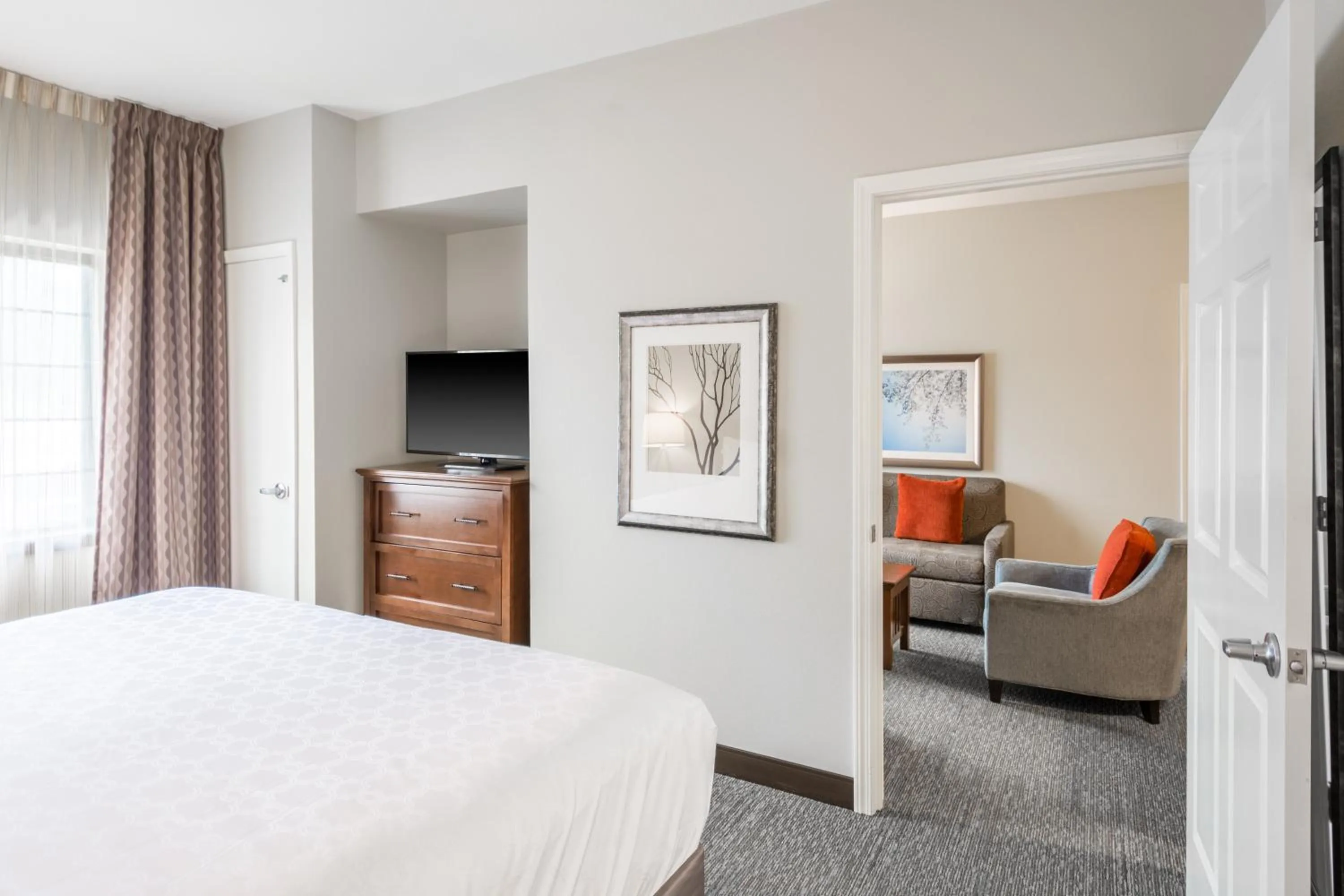 Suite - Hearing Access Roll in Shower/Non-Smoking in Staybridge Suites - Kansas City-Independence by IHG