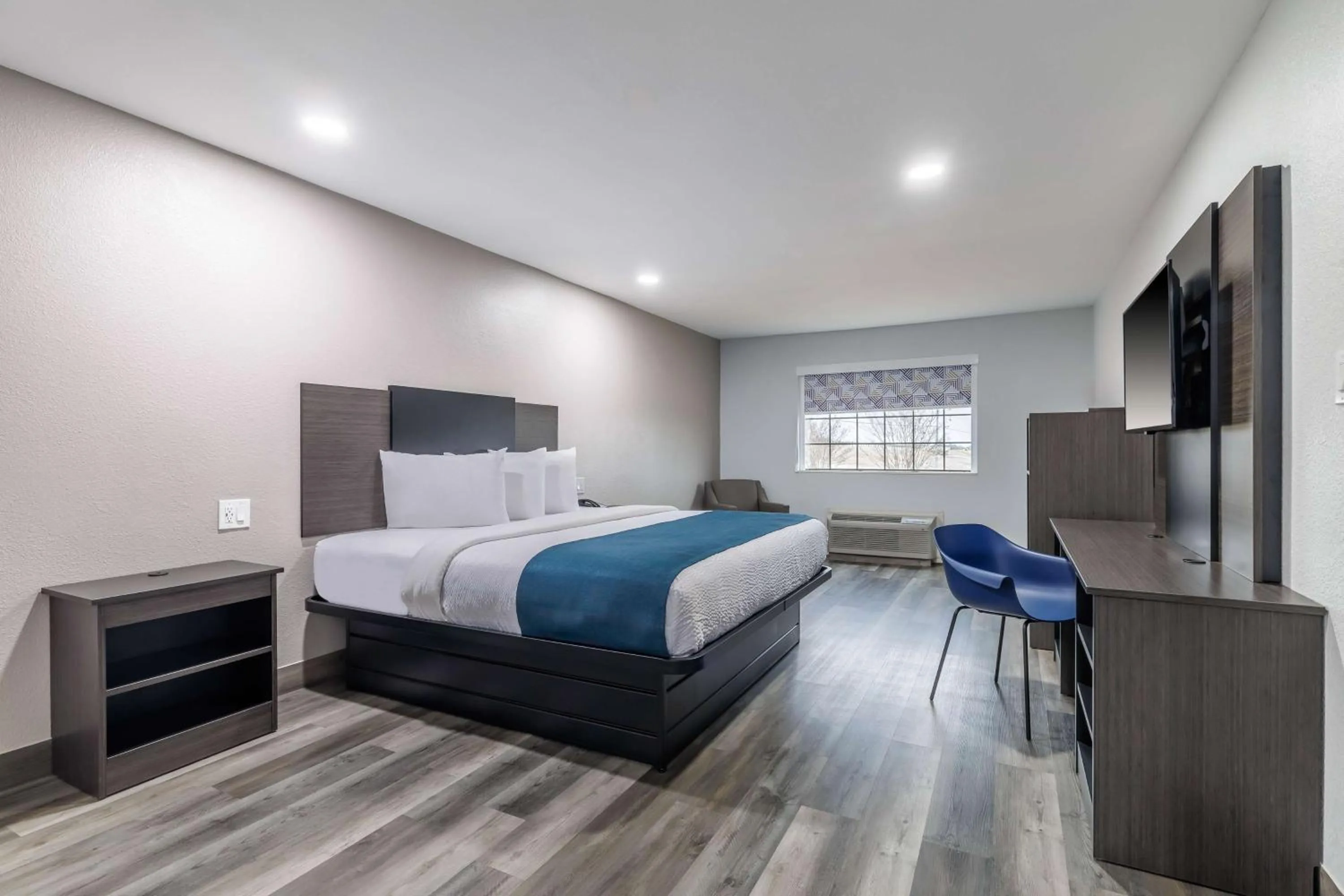 King Room - Disability Access in Motel 6-Brenham, TX