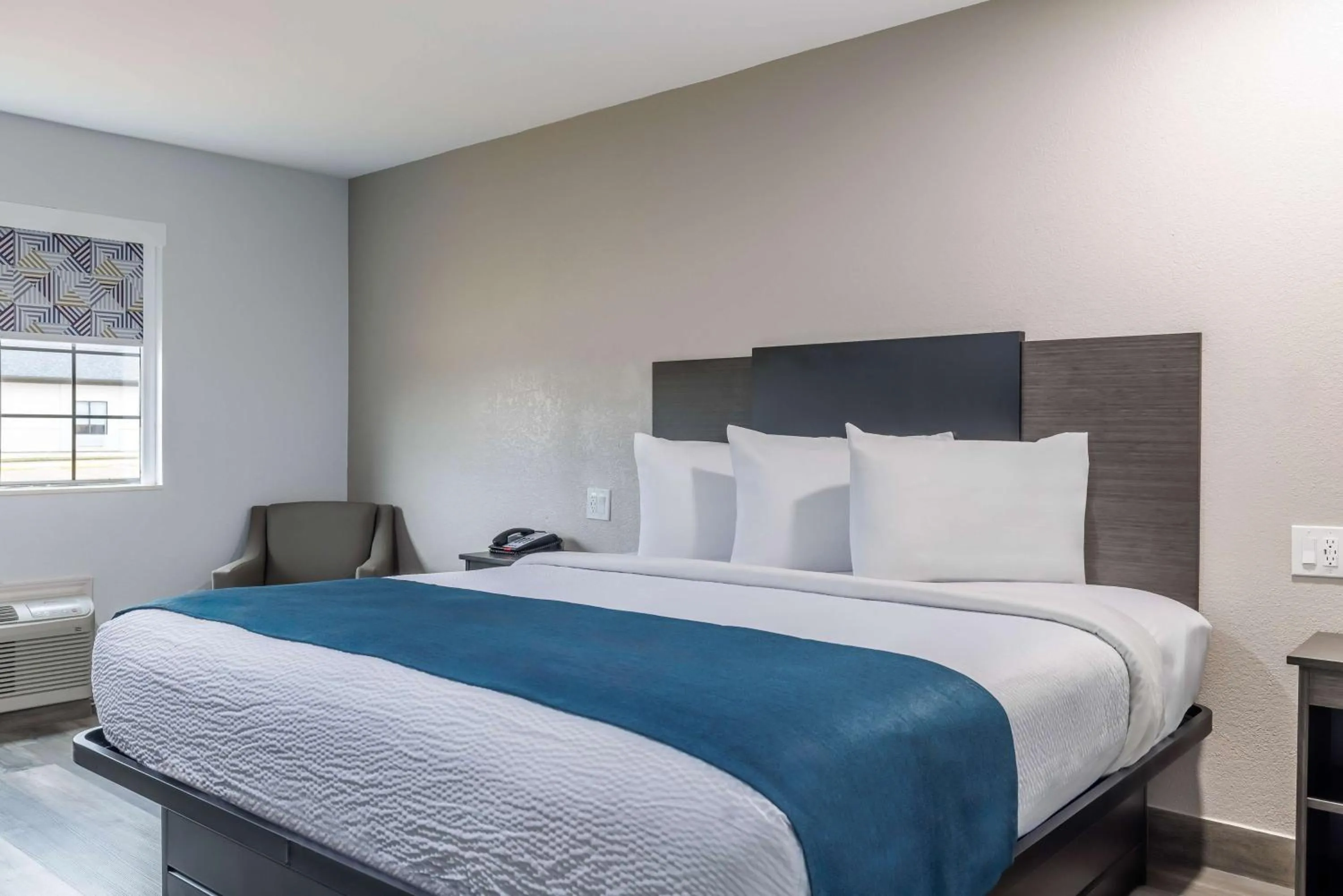 King Room - Disability Access - Non-Smoking in Motel 6-Brenham, TX