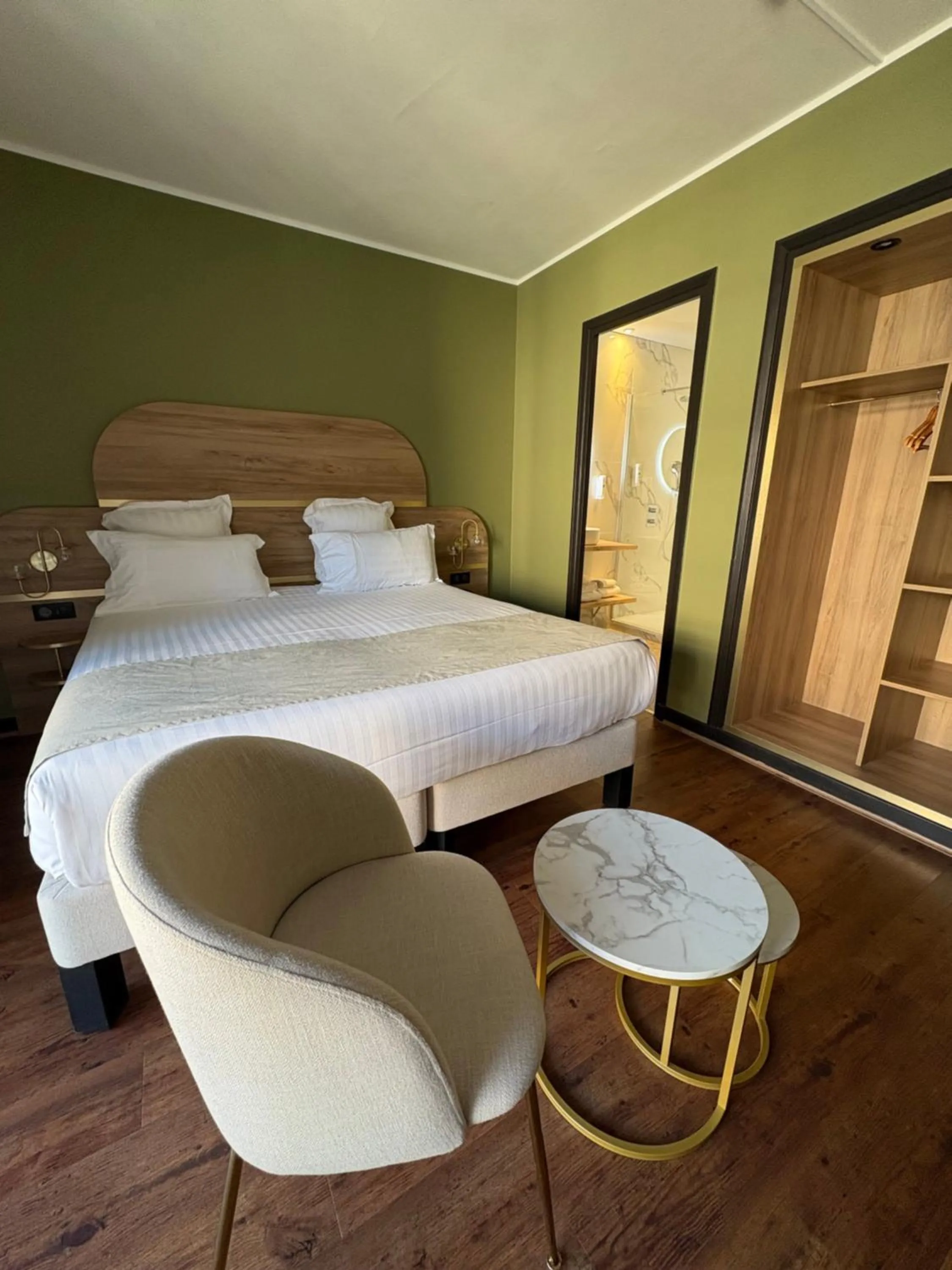 Superior Double Room in Cit'hôtel Le Chris'tel hôtel et restaurant