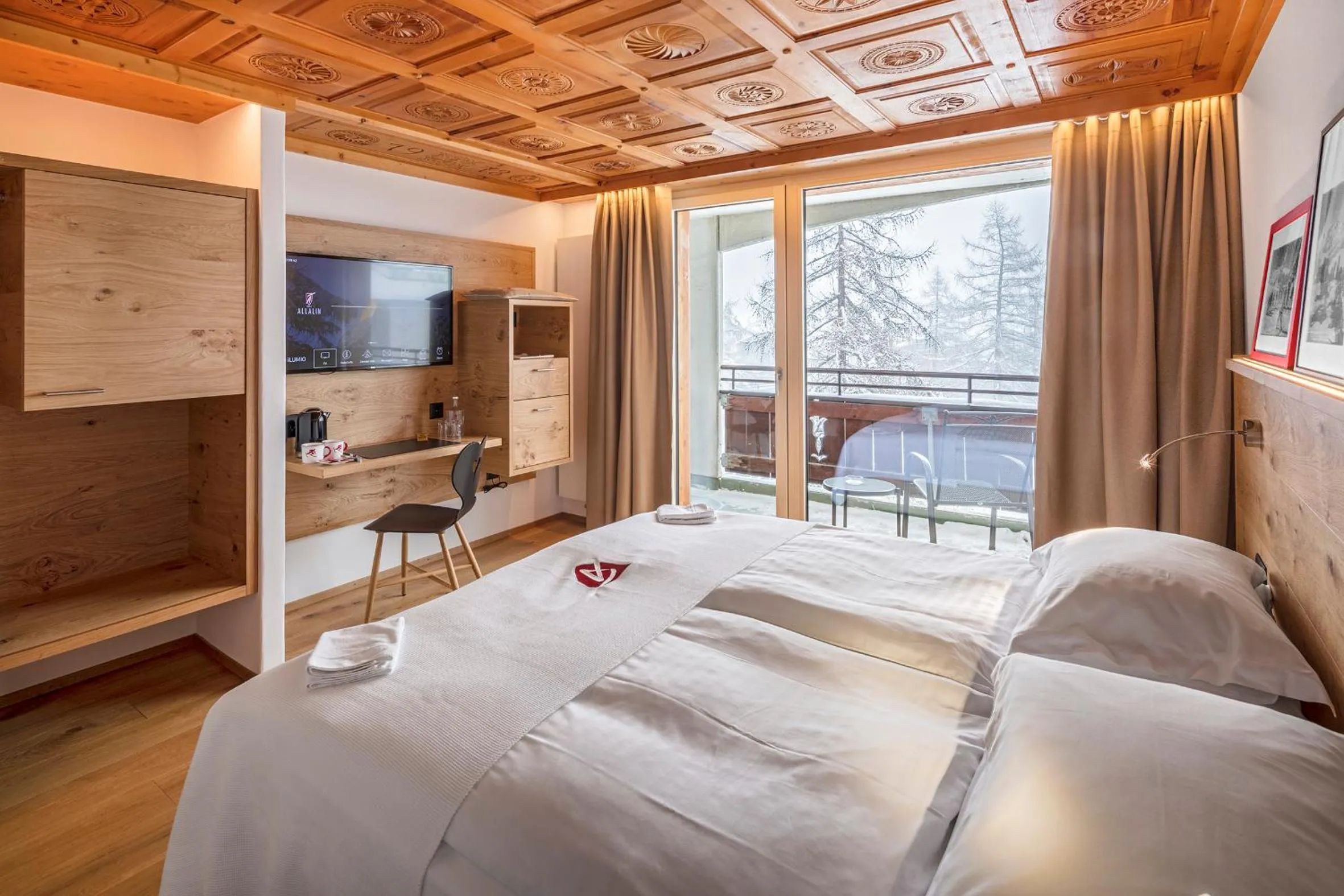 Basic Double Room with Mountain View - single occupancy in Swiss Alpine Hotel Allalin