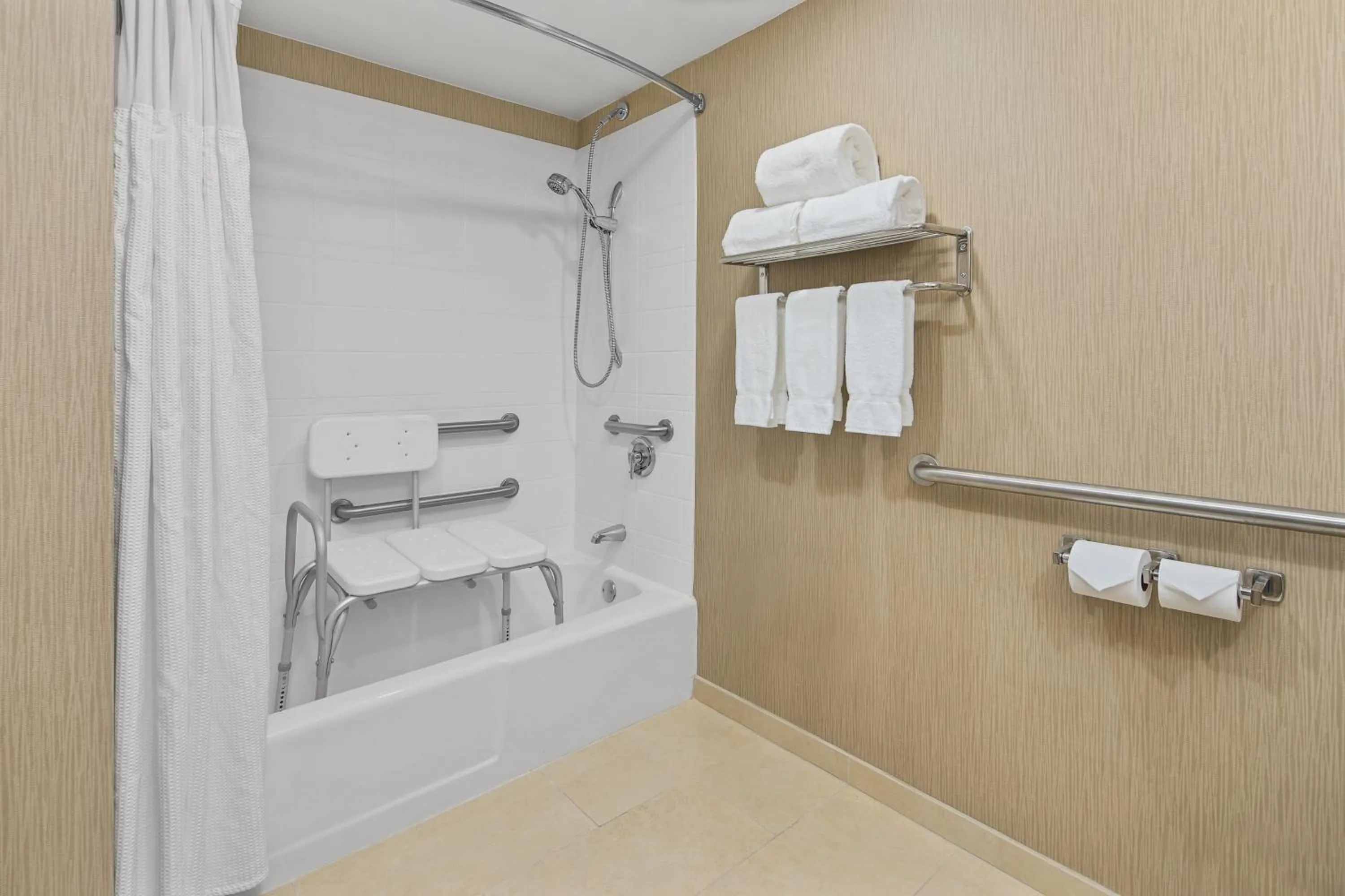 Double Room - Mobility Accessible Tub - Non-Smoking in Crowne Plaza Greenville by IHG