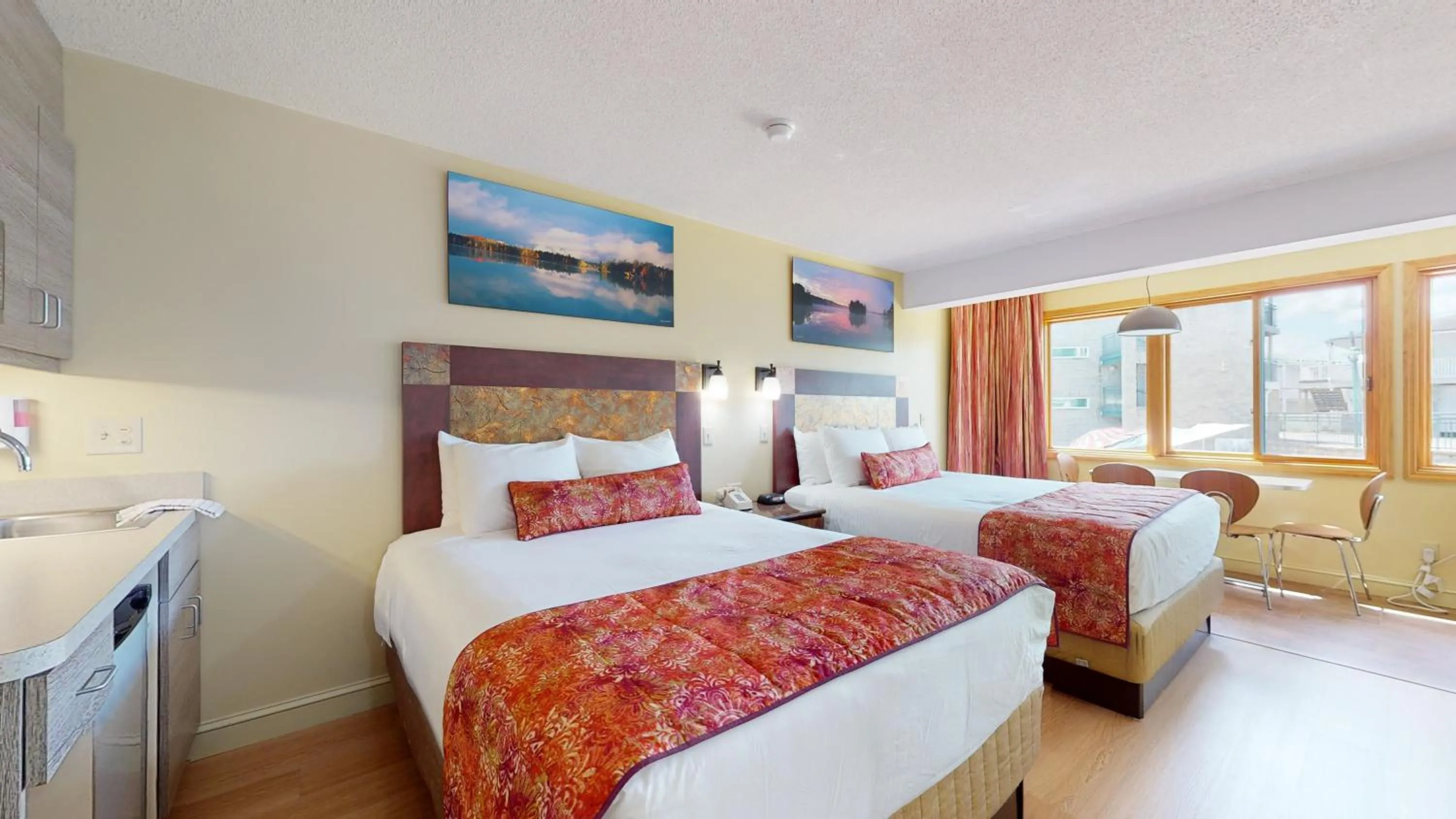 Room with Two Queen Beds - Poolside View in Surfside On The Lake