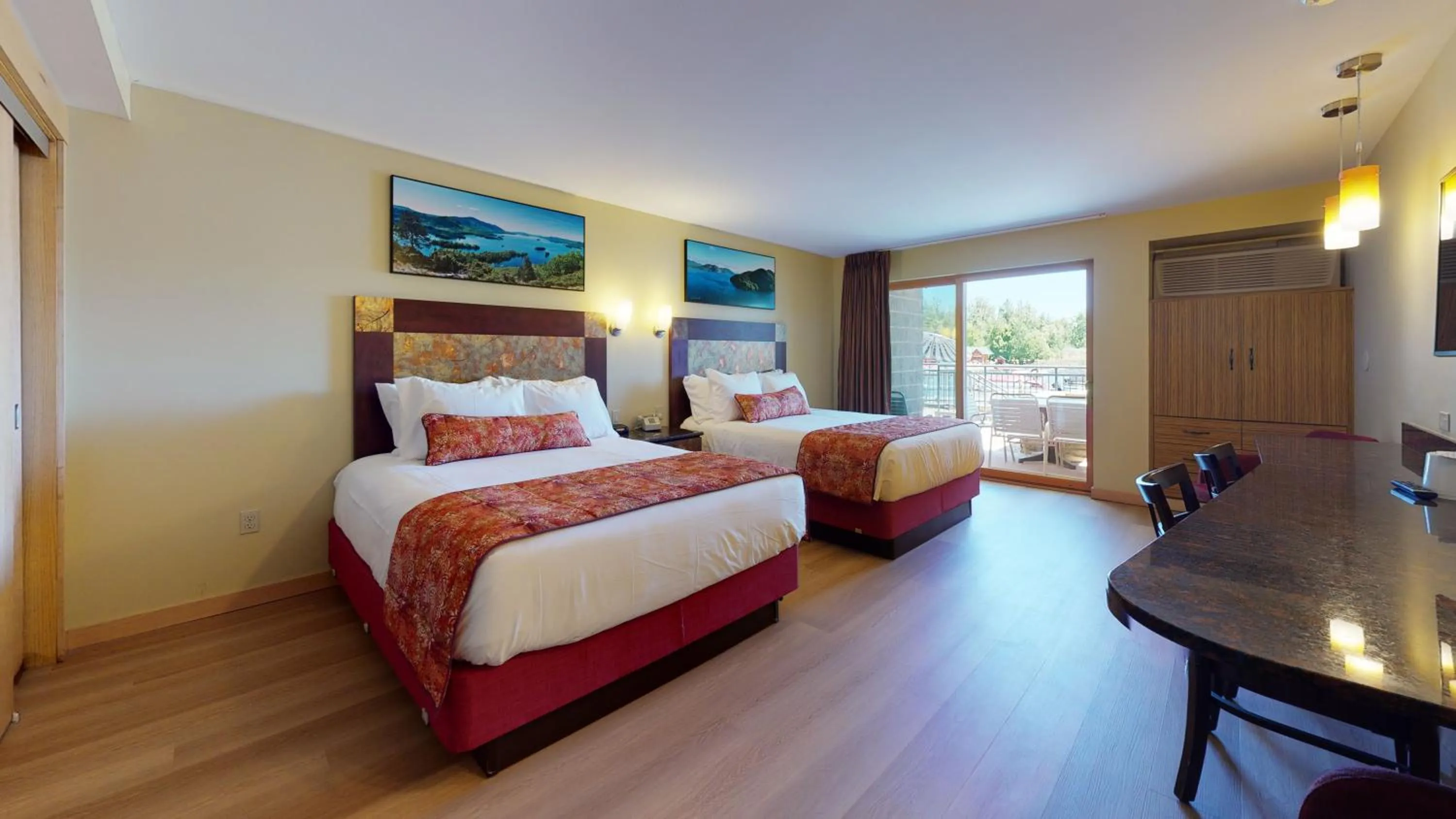 Superior Queen Room with Two Queen Beds - Lake Front in Surfside On The Lake