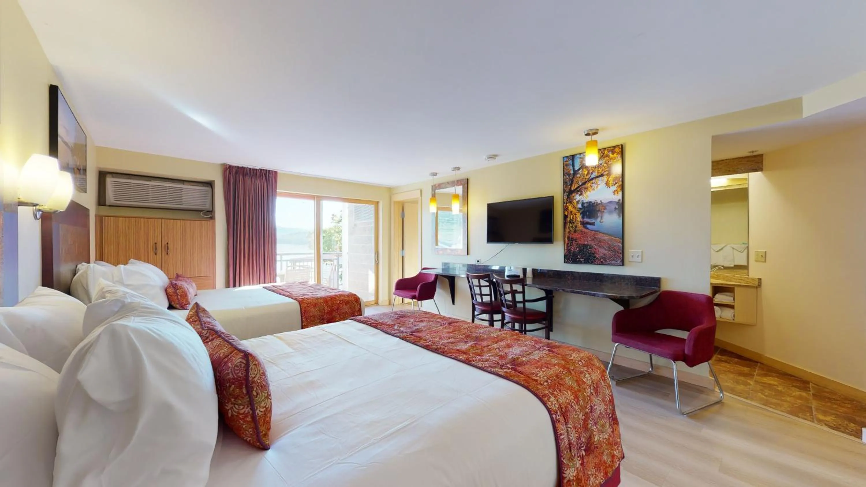 Deluxe Two-Bedroom Suite - Lake Front  in Surfside On The Lake