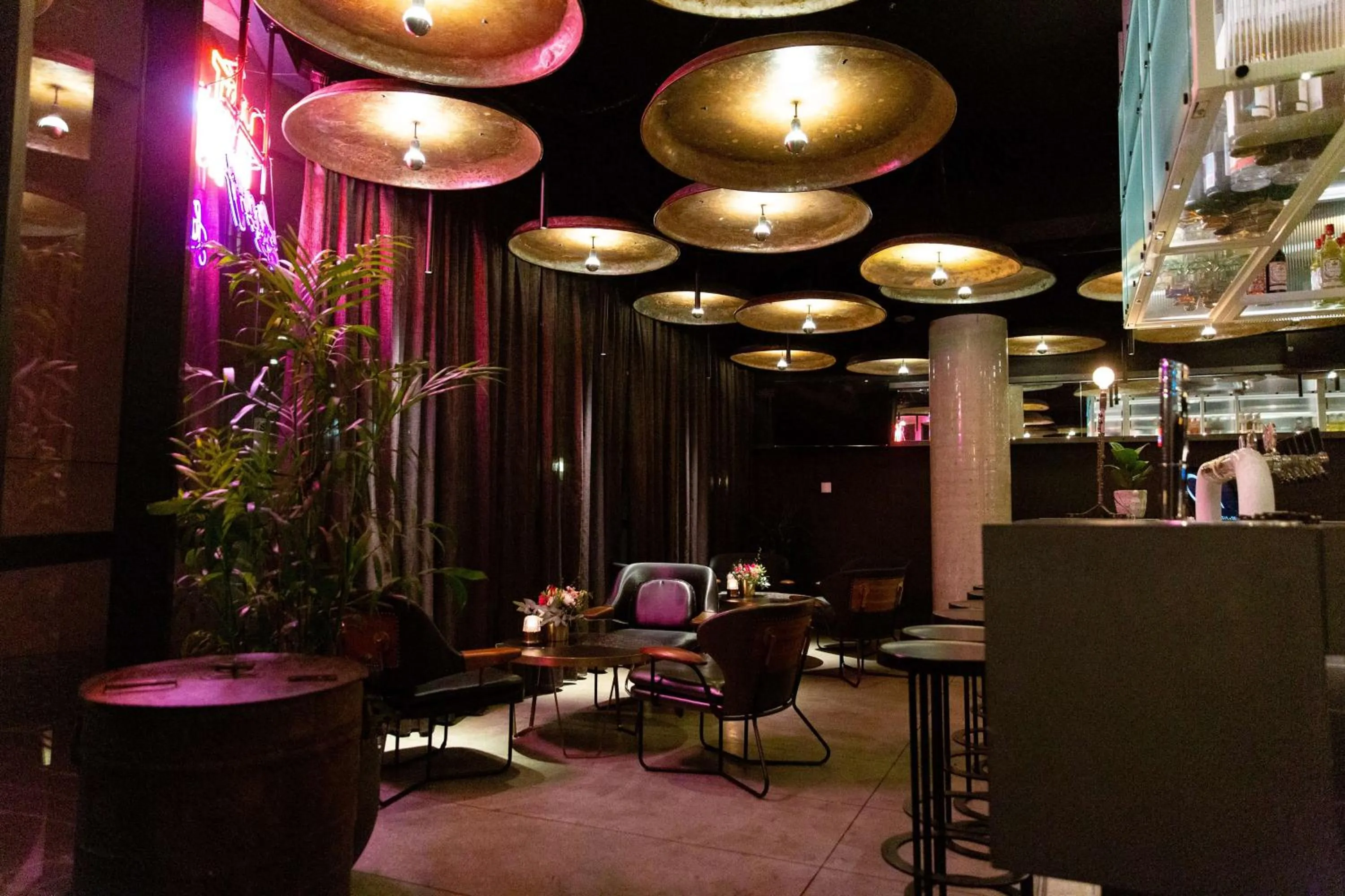 Lounge or bar in QT Melbourne