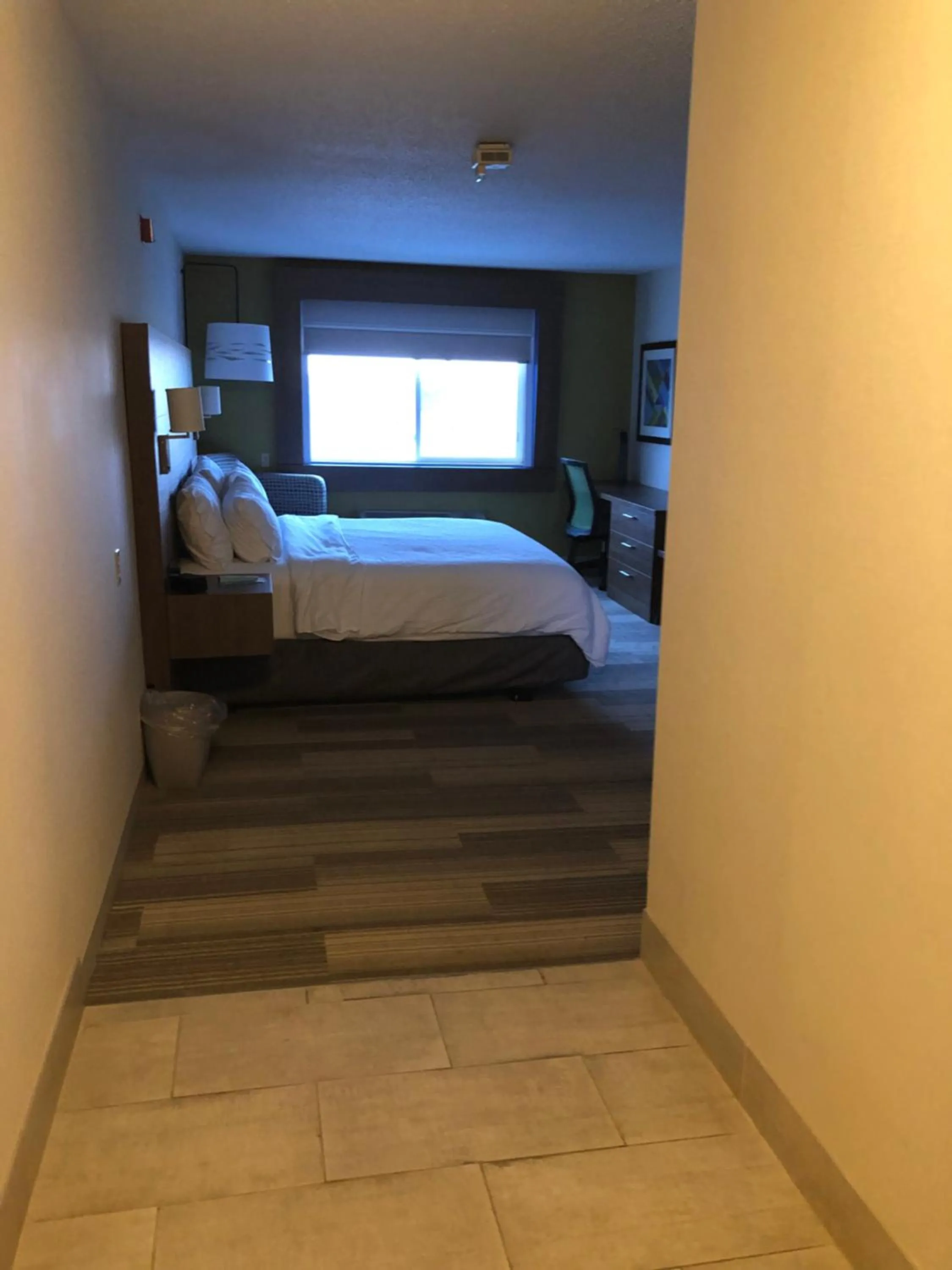 King Room - Mobility Access/Hearing Accessible in Holiday Inn Express Mt. Vernon by IHG