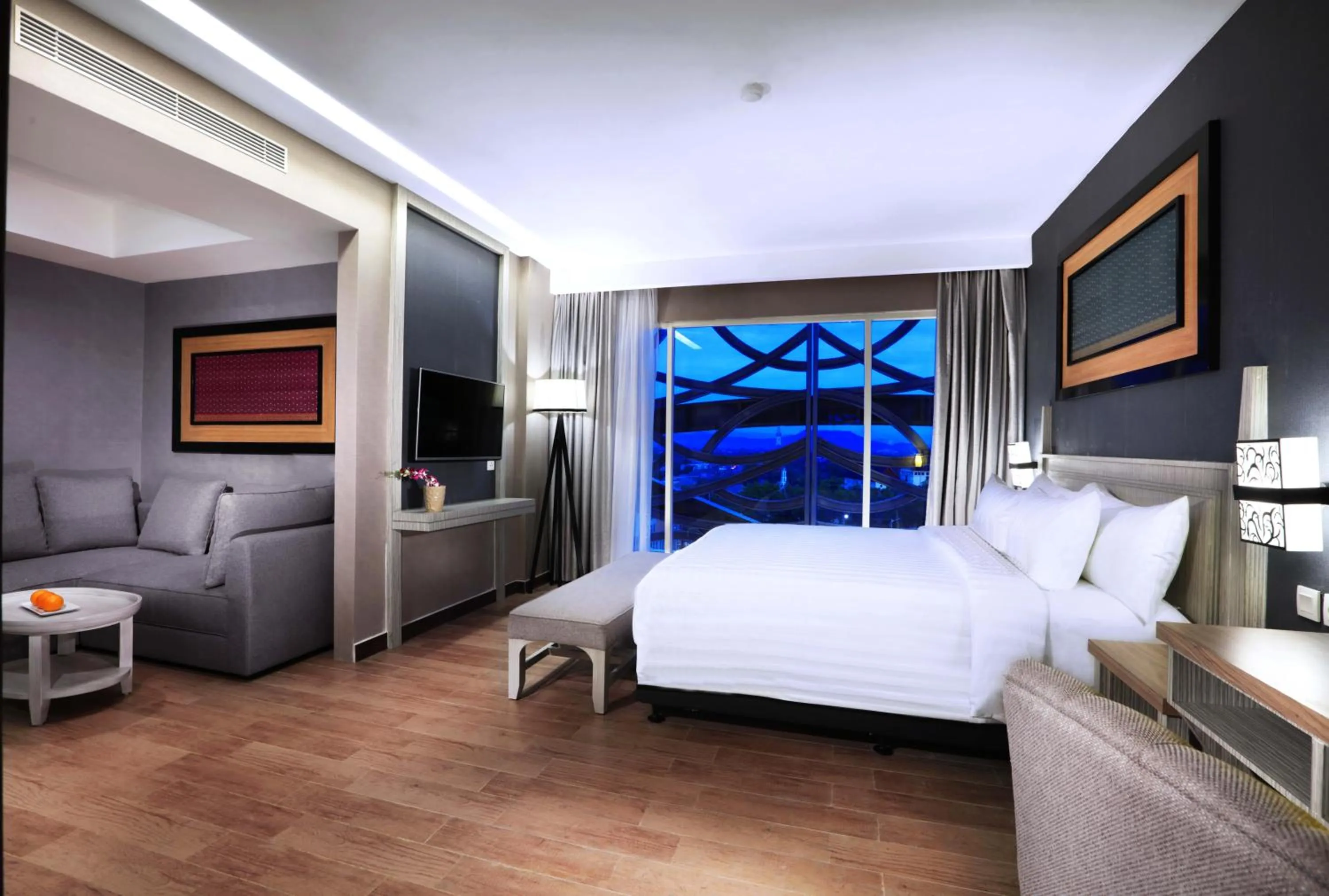 Deluxe Suite in Harper Perintis by ASTON