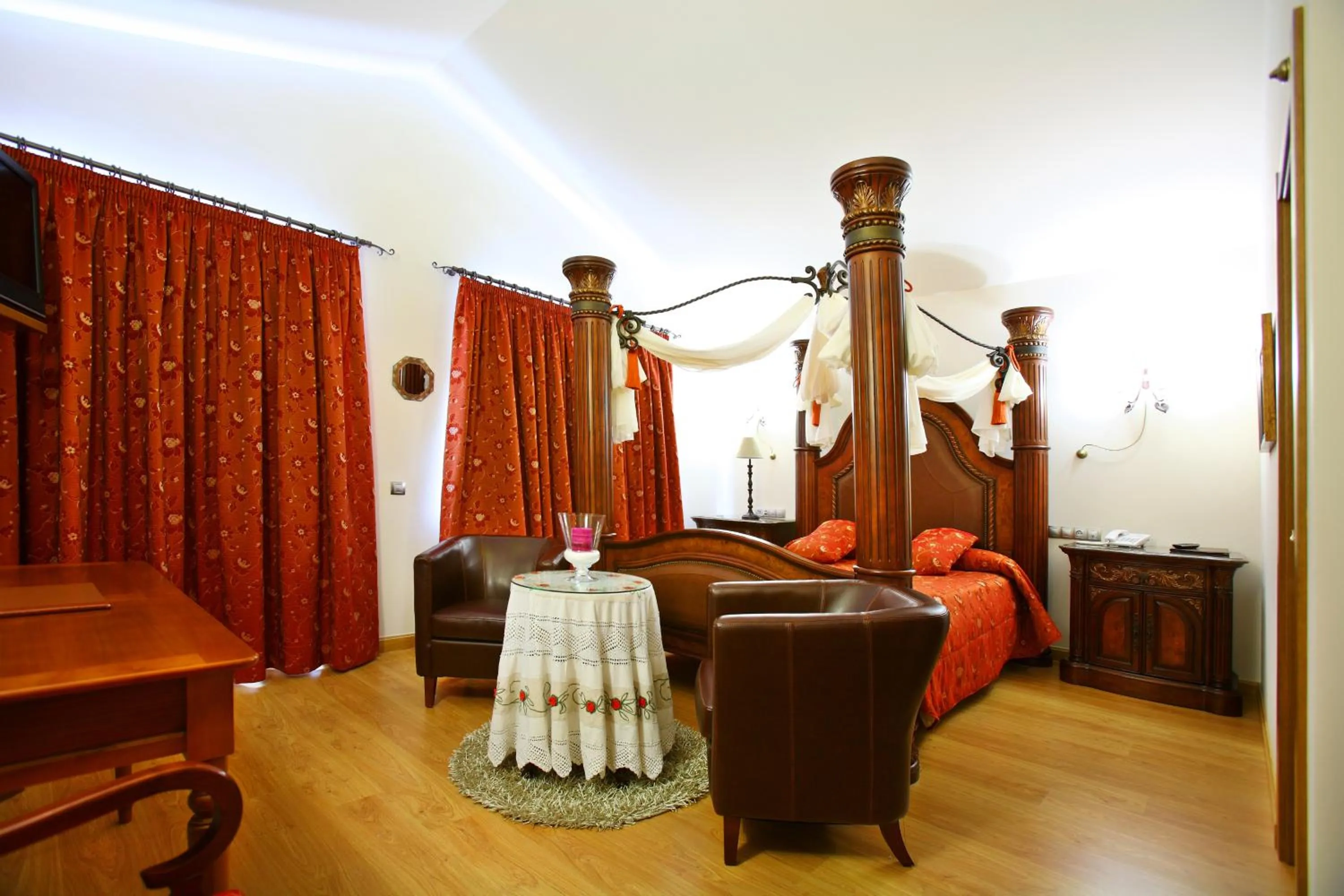 Superior Double Room with Terrace - single occupancy in Hotel El Juglar