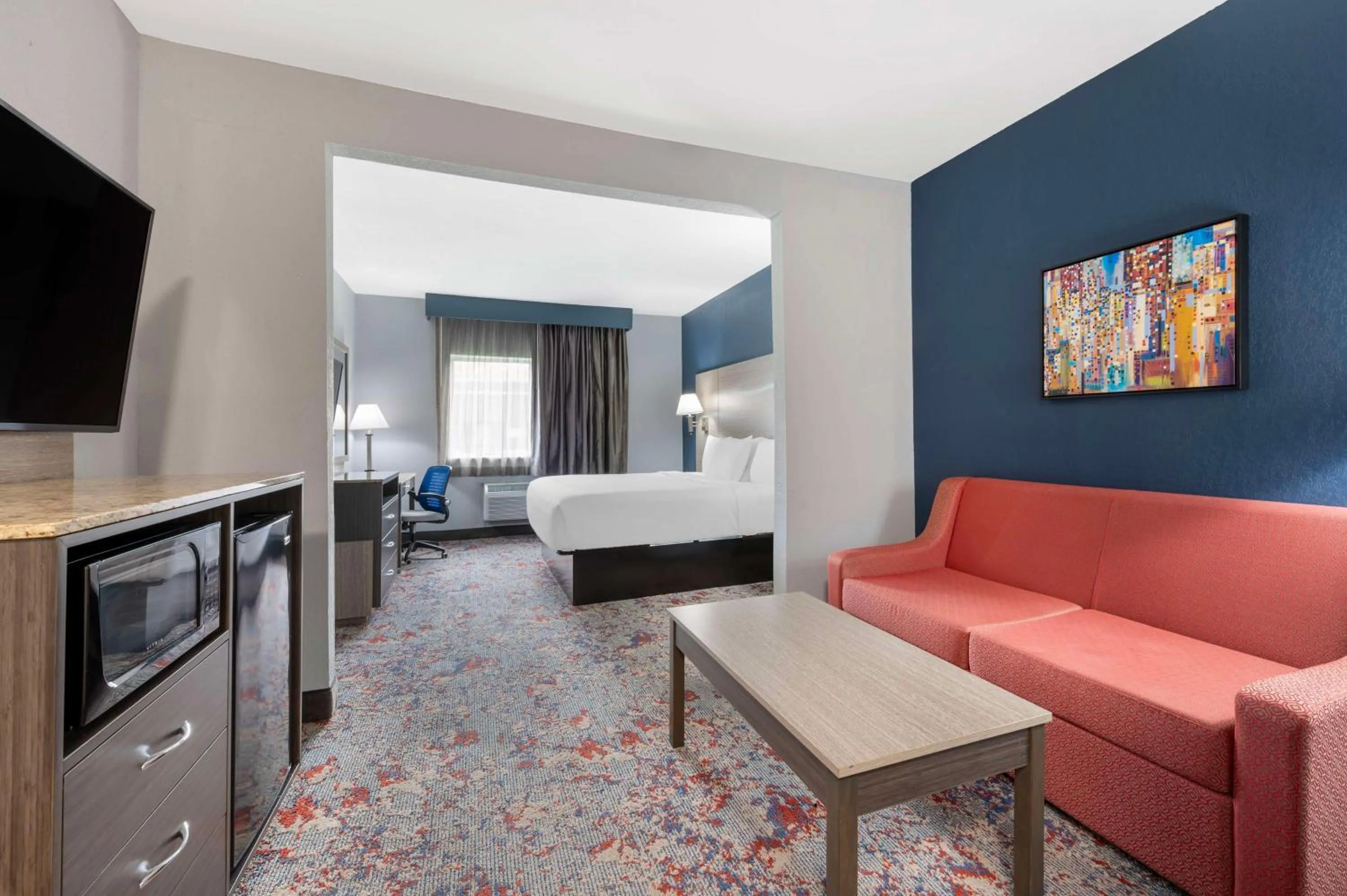 King Suite with Sofa Bed in Best Western Kokomo Hotel