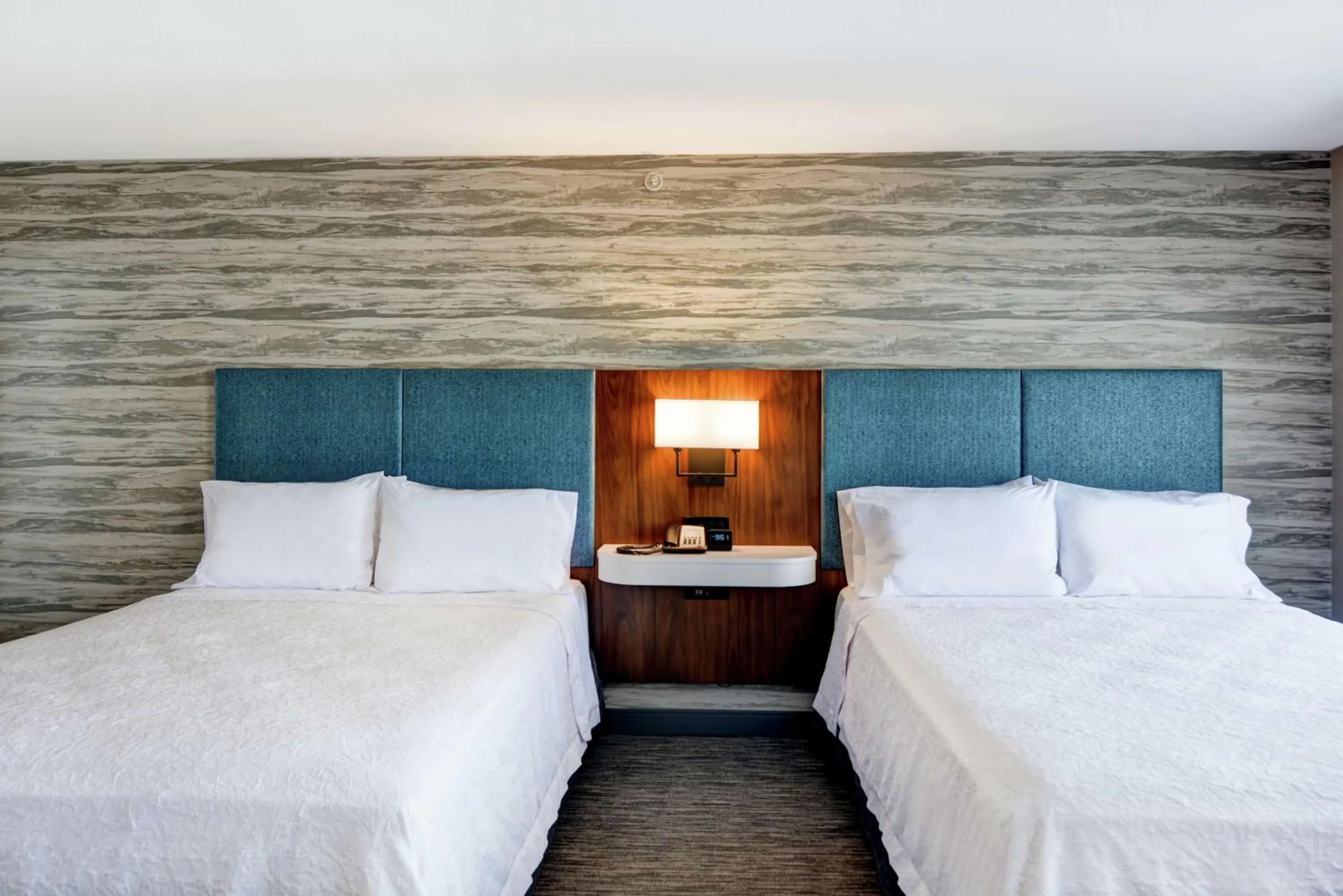 Queen Room with Two Queen Beds - Mobility and Hearing Access/Non-Smoking in Hampton Inn Moab Arches National Park