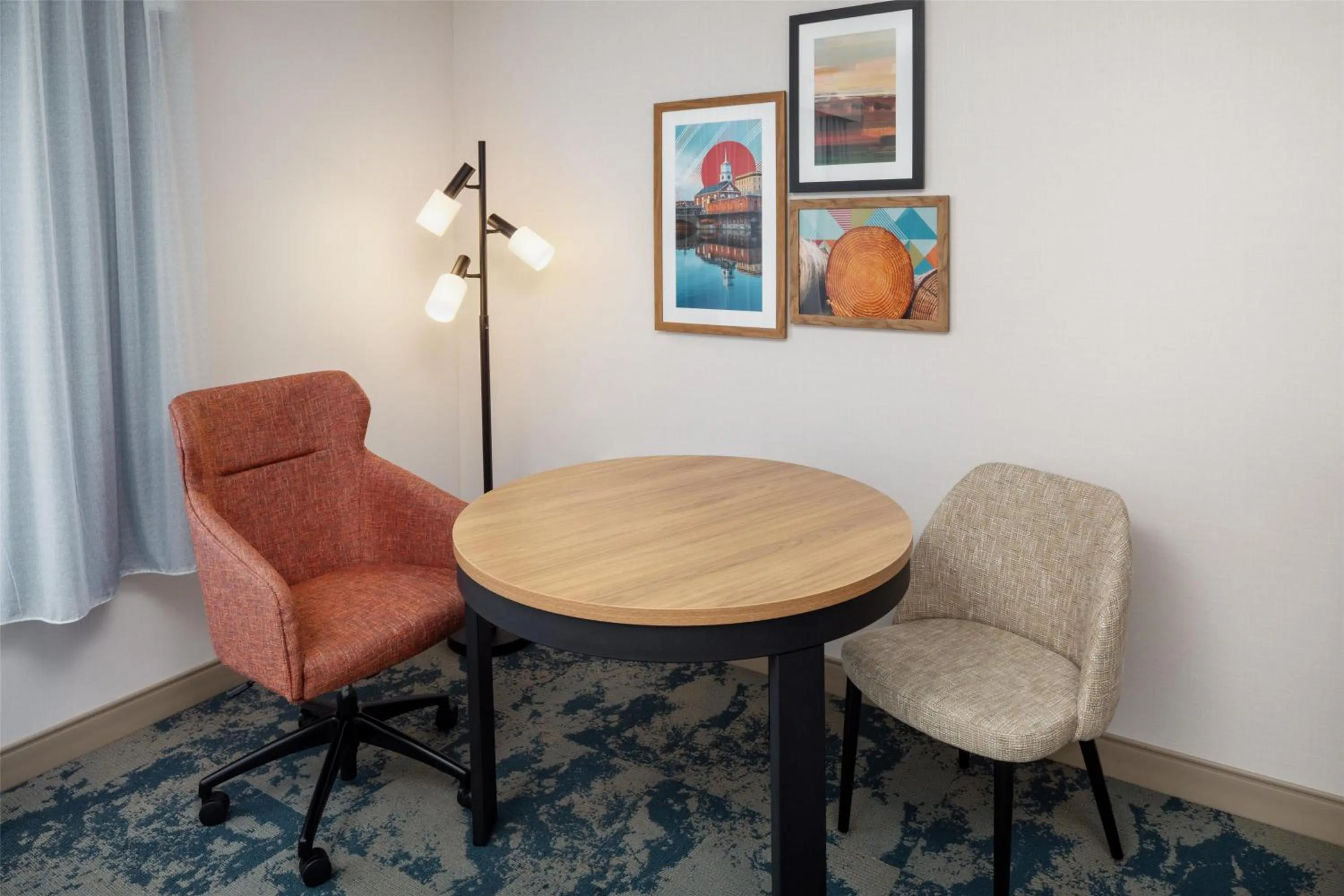 King Room with King Bed - Non-Smoking in Hampton Inn Nashua