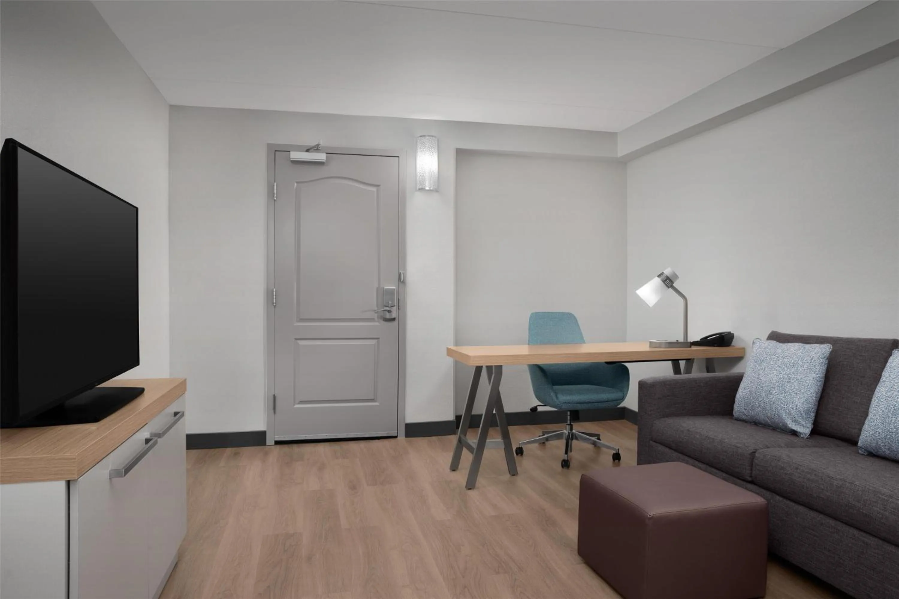 King Suite - Disability Access Hearing Accessible Roll-In Shower in Hilton Garden Inn Atlanta West/Lithia Springs