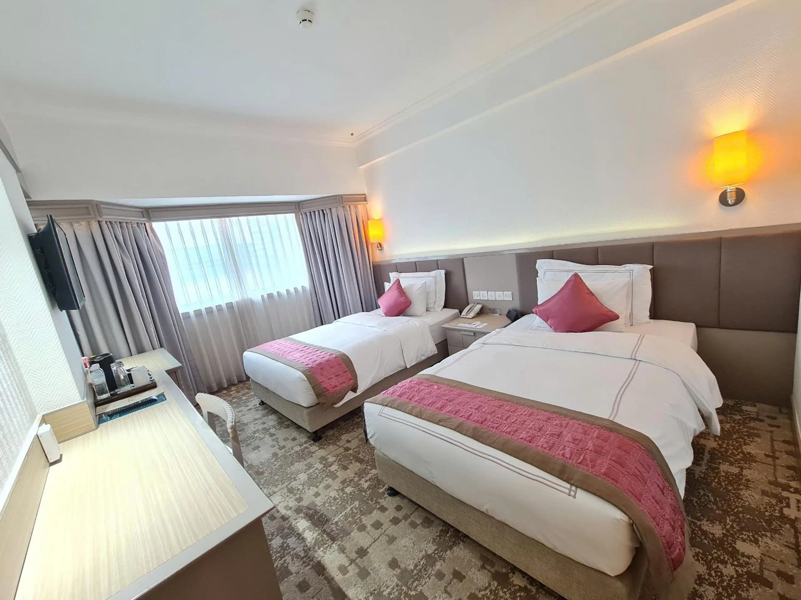 Deluxe Twin Room in Sunway Hotel Hanoi