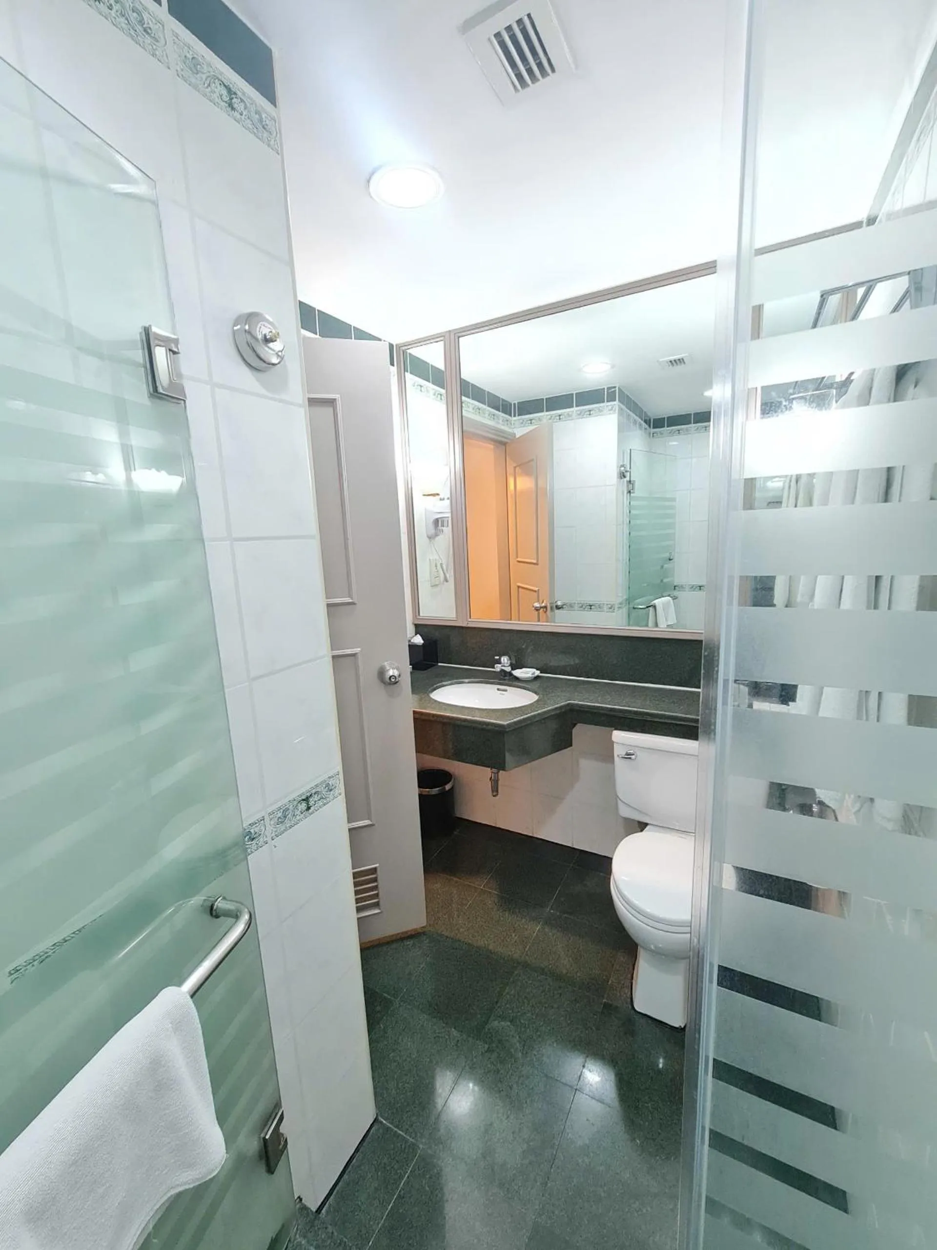 Superior King Room in Sunway Hotel Hanoi