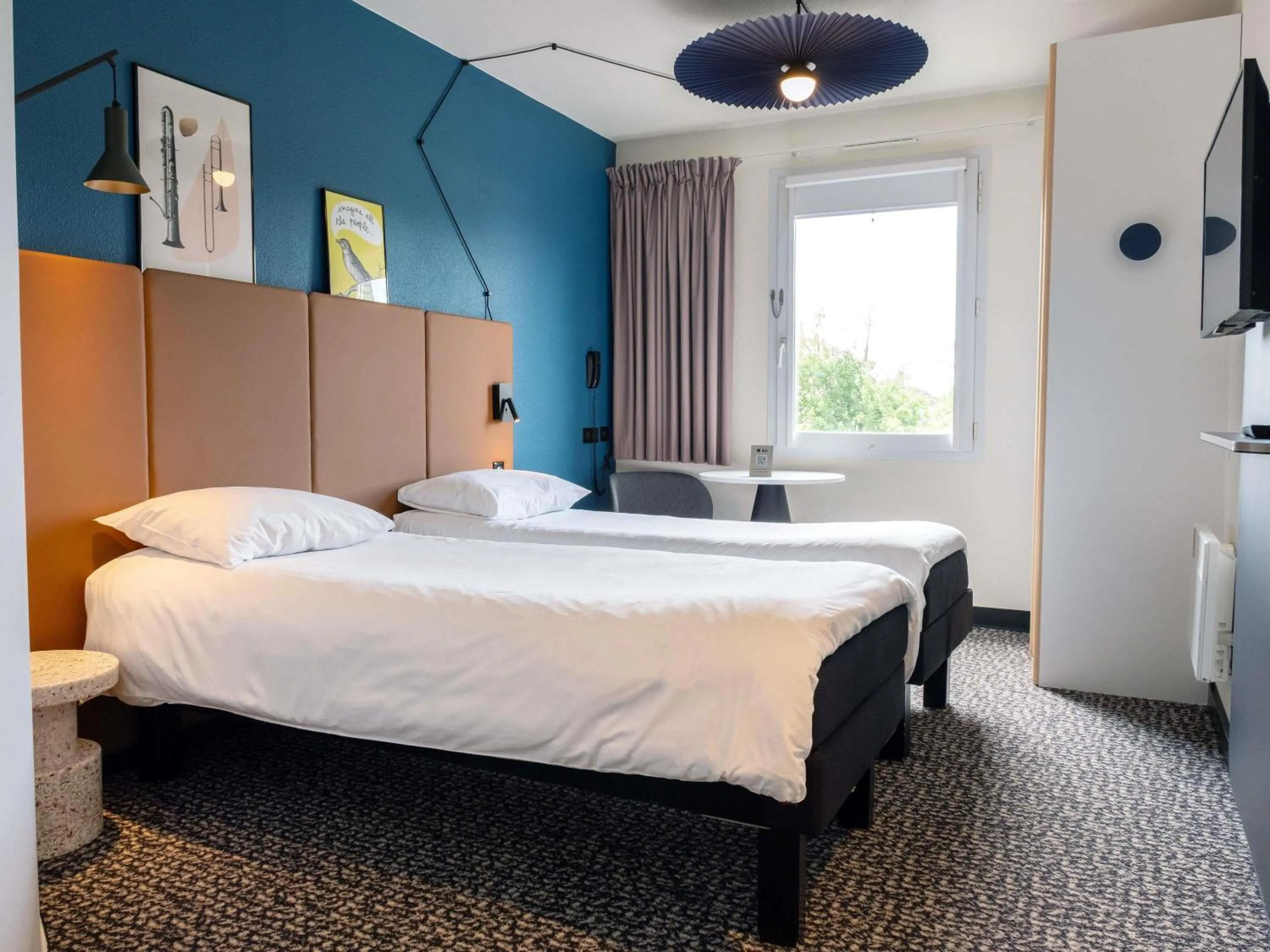 Standard Twin Room in Ibis Avranches Baie du Mont-Saint-Michel