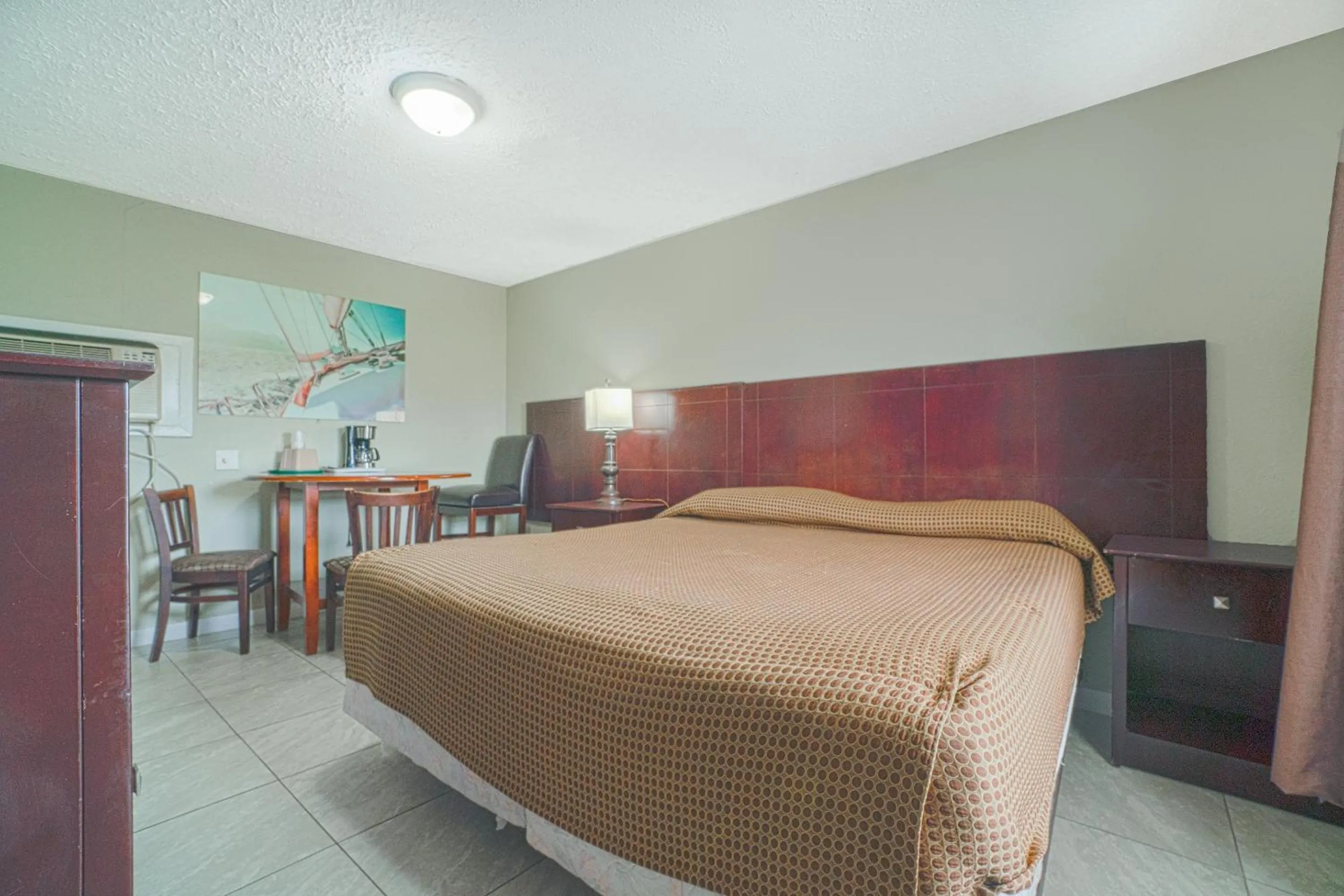 King Room in Texana Inn Edna By OYO